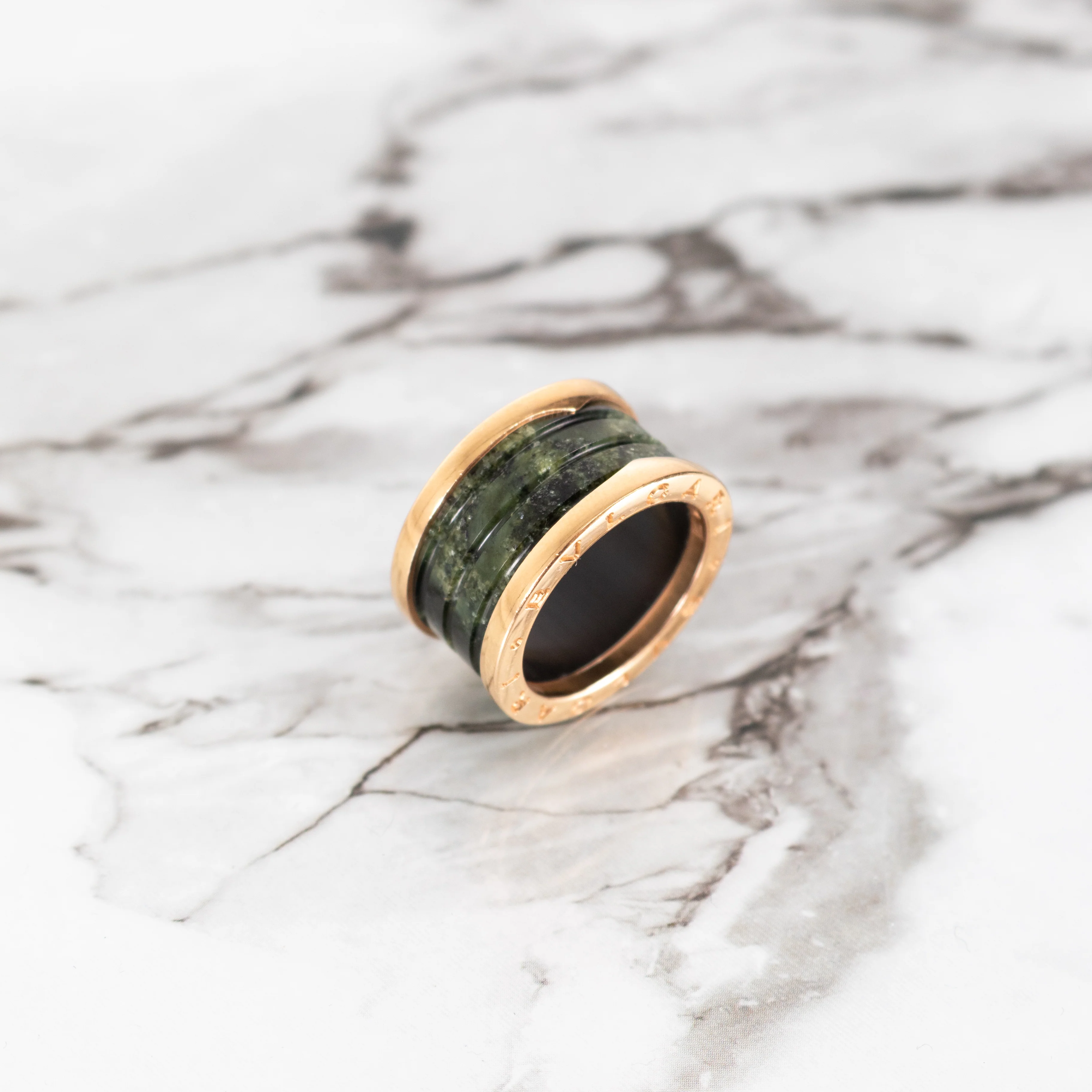 Bvlgari Green Ceramic & 18k Yellow Gold B.Zero Ring - Image 6