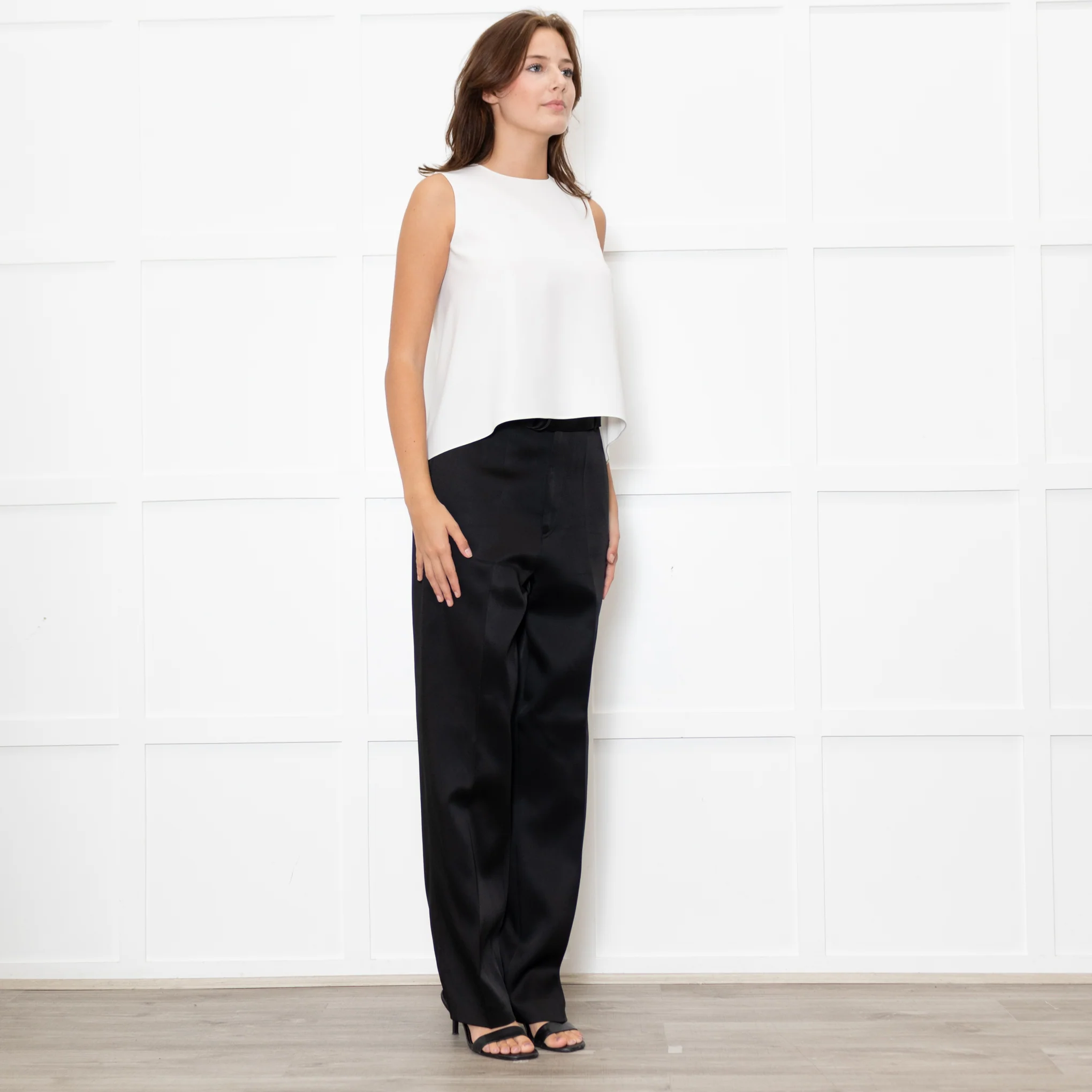 Carolina Herrera Cream Crepe Sleeveless Flowy Cami Top - Image 7