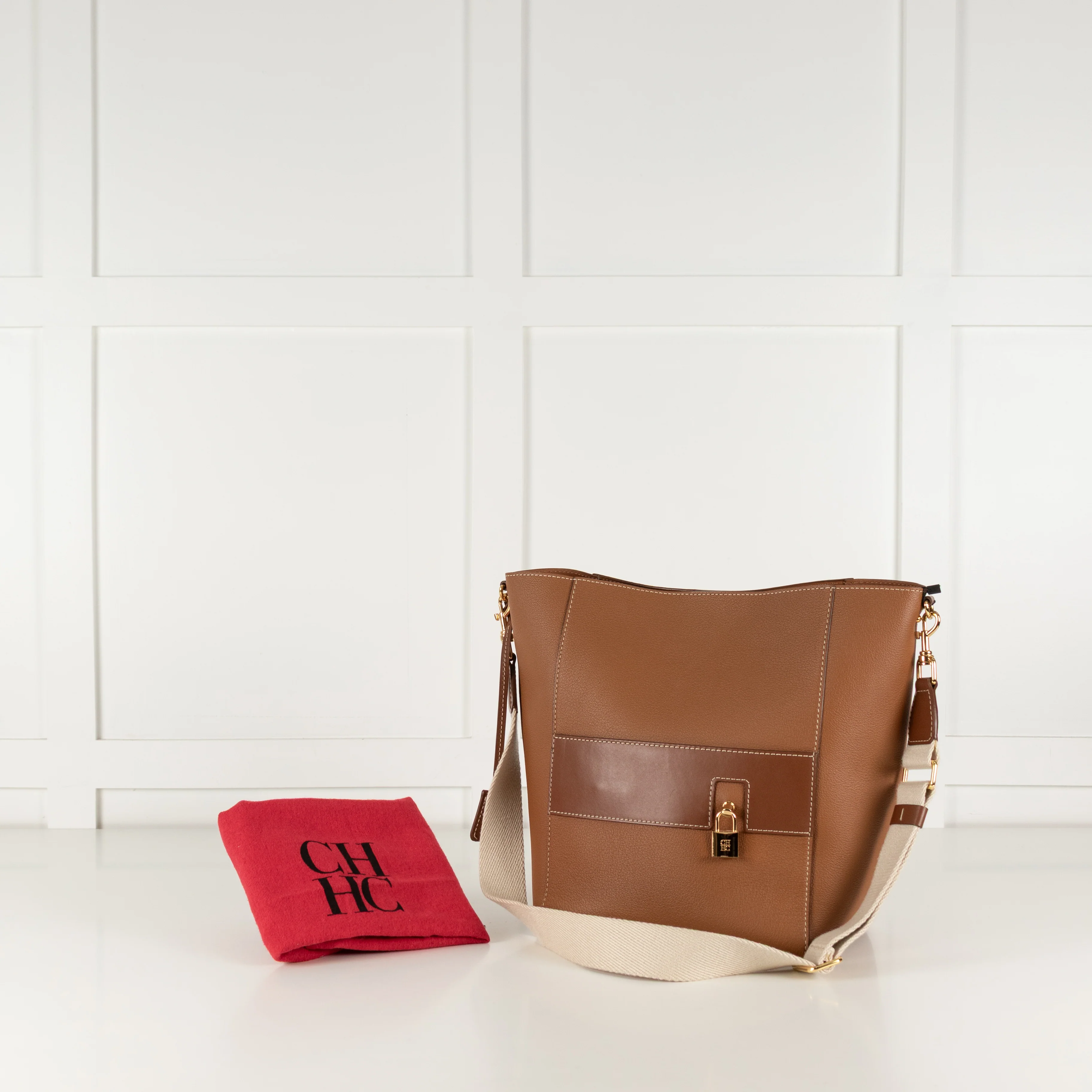 Carolina Herrera Tan Crossbody Bag - Image 3