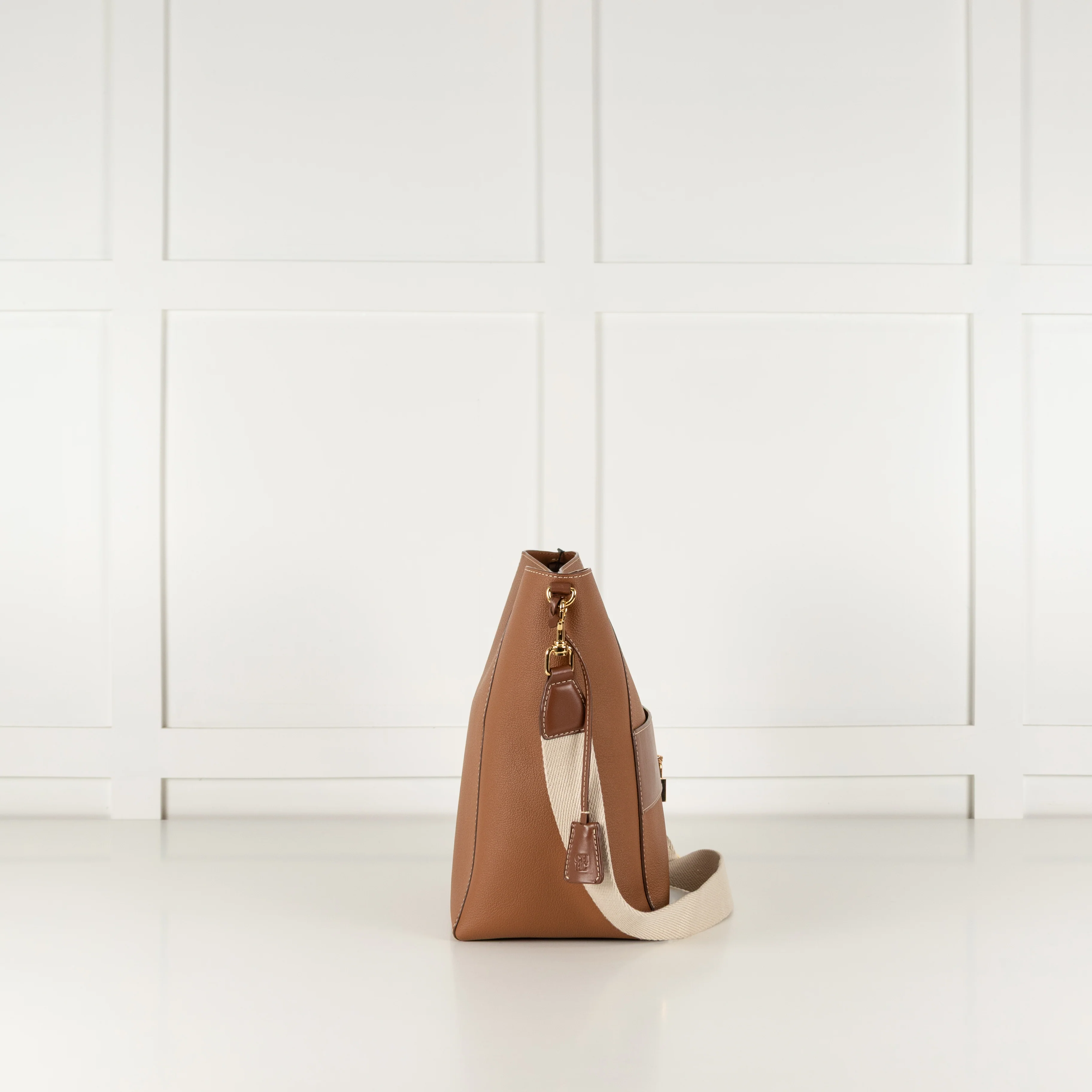 Carolina Herrera Tan Crossbody Bag - Image 8