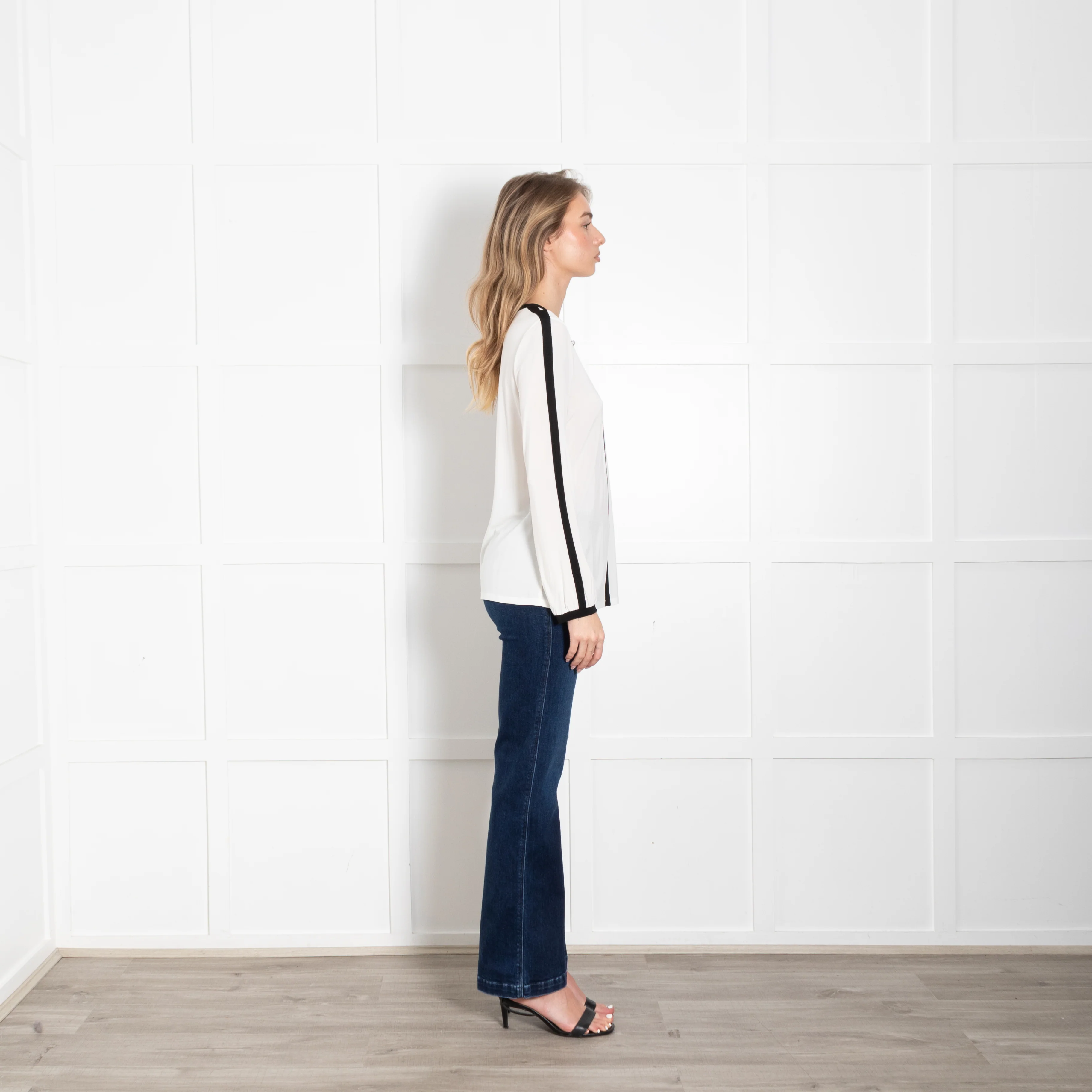 Carolina Herrera White Blouse With Black Detail And Pearl Neck Button - Image 4