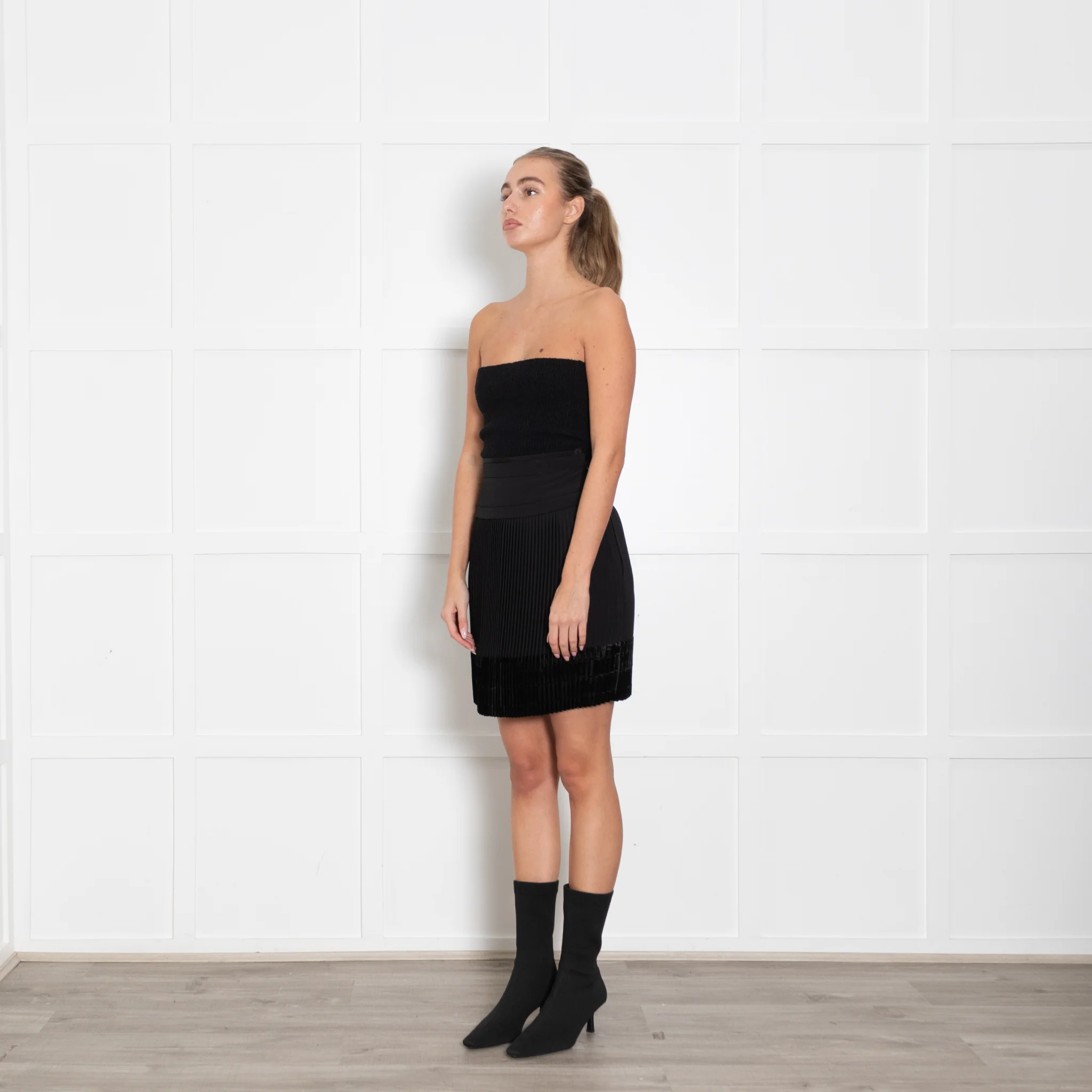 Carven Black Pleated Mini Skirt - Image 3