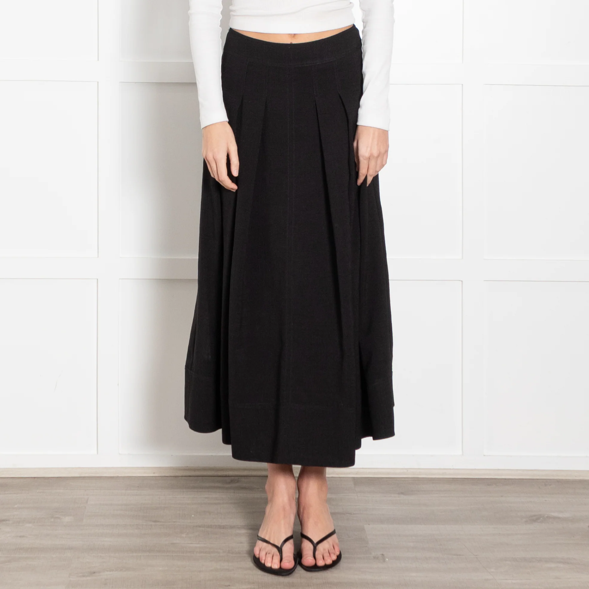 Cefinn Black Crepe Midi Skirt with Pleat Waist - Image 2