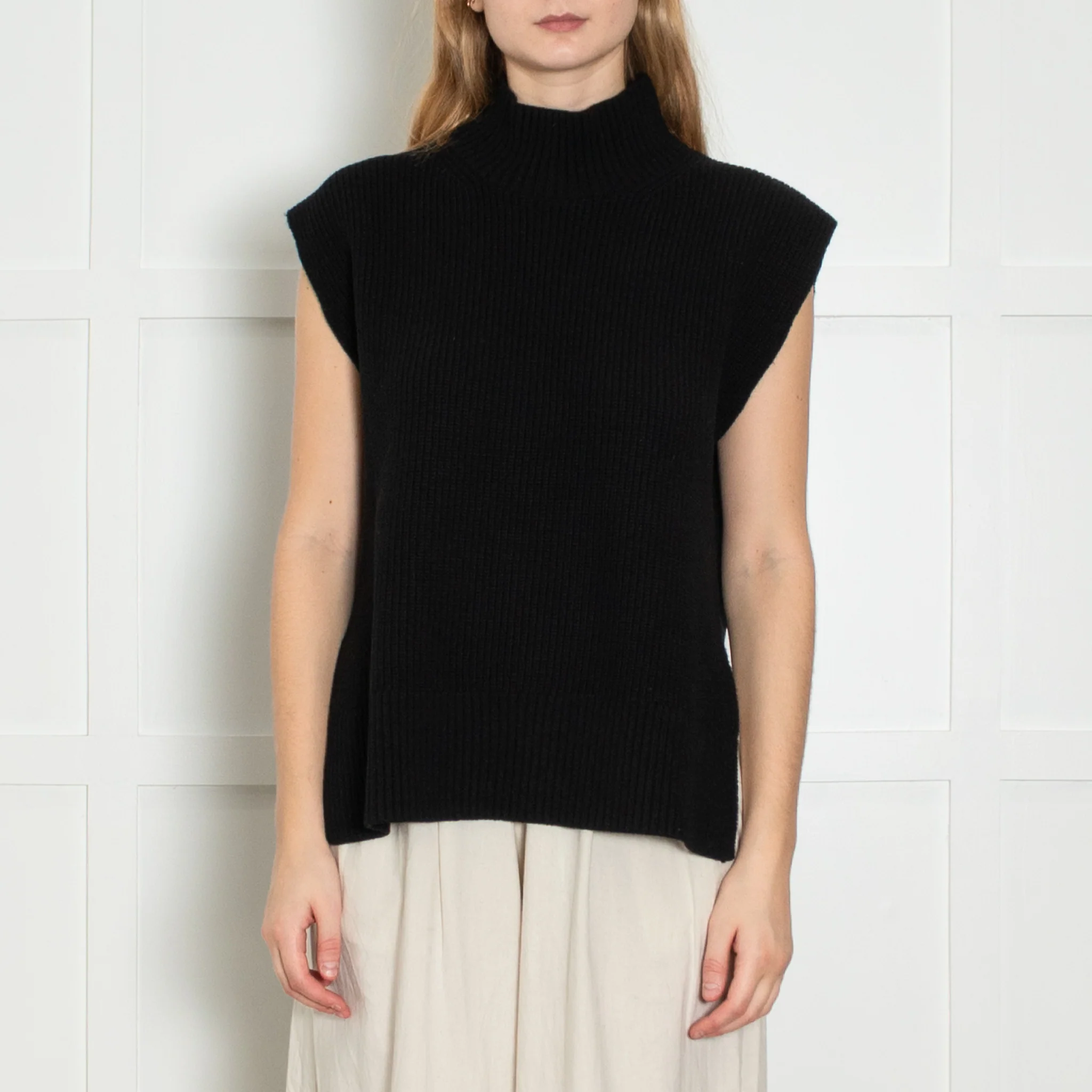 Cefinn Black Ribbed Knit Sleeveless Top - Image 2