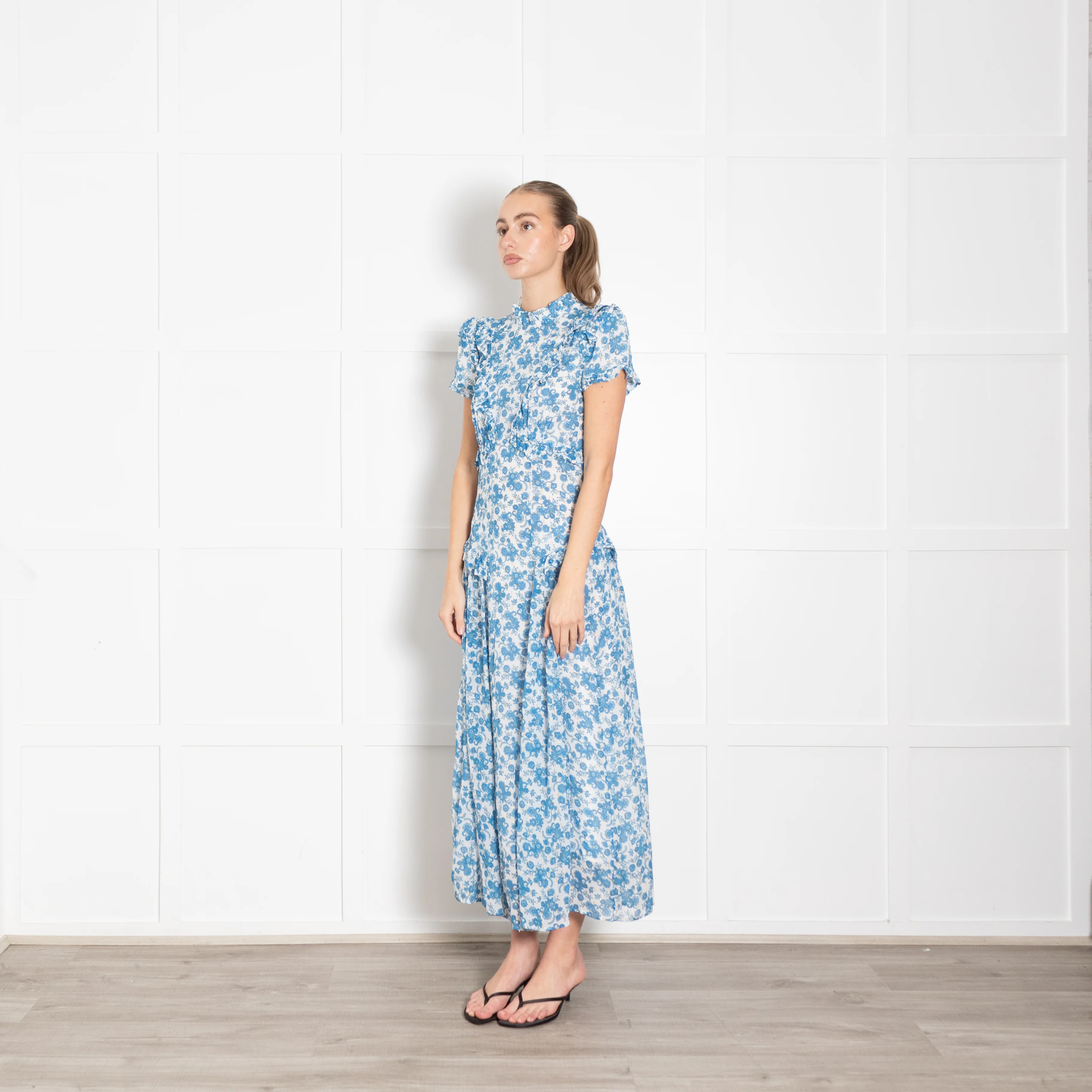 Cefinn Blue and White Floral High Neck Midi Dress - Image 3