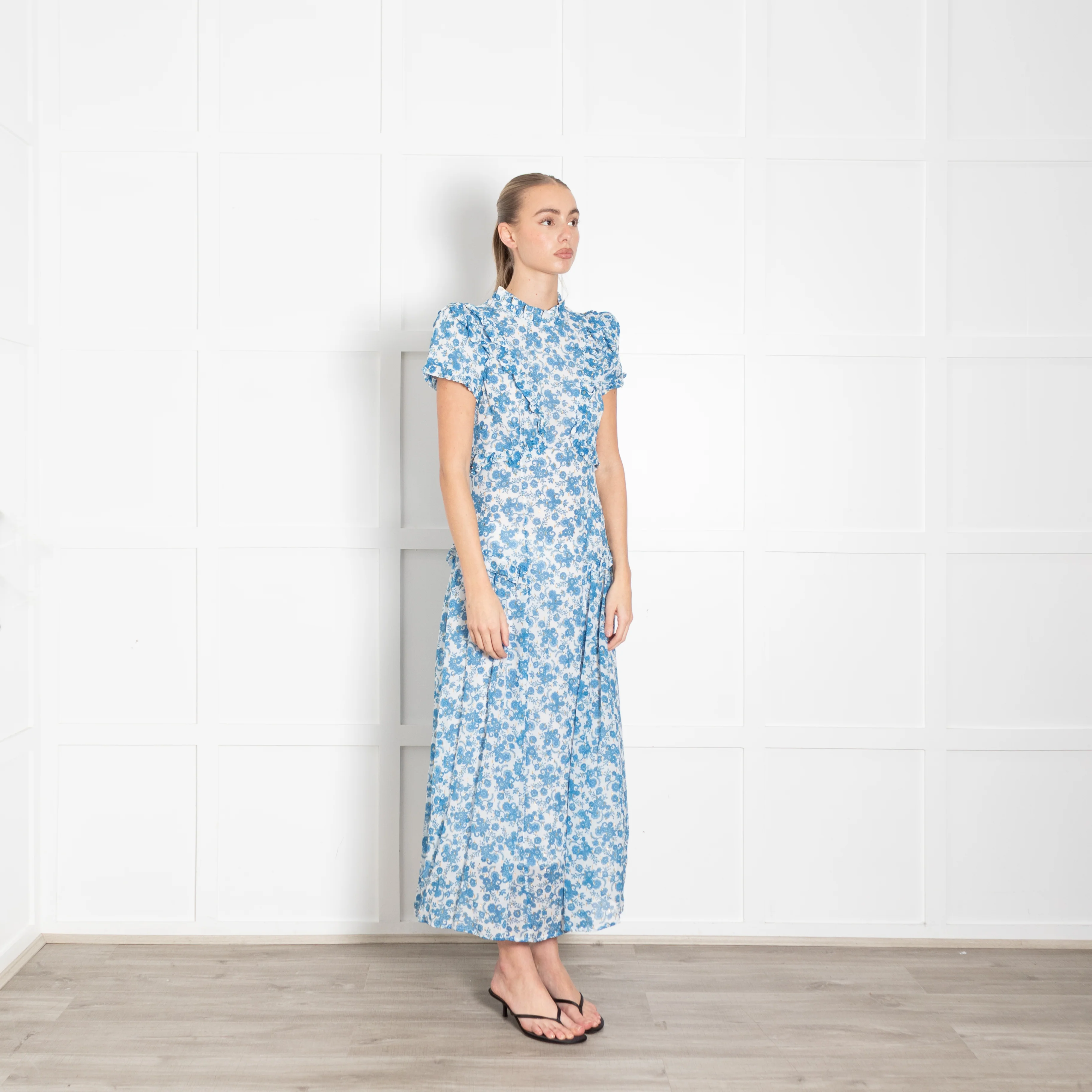 Cefinn Blue and White Floral High Neck Midi Dress - Image 7
