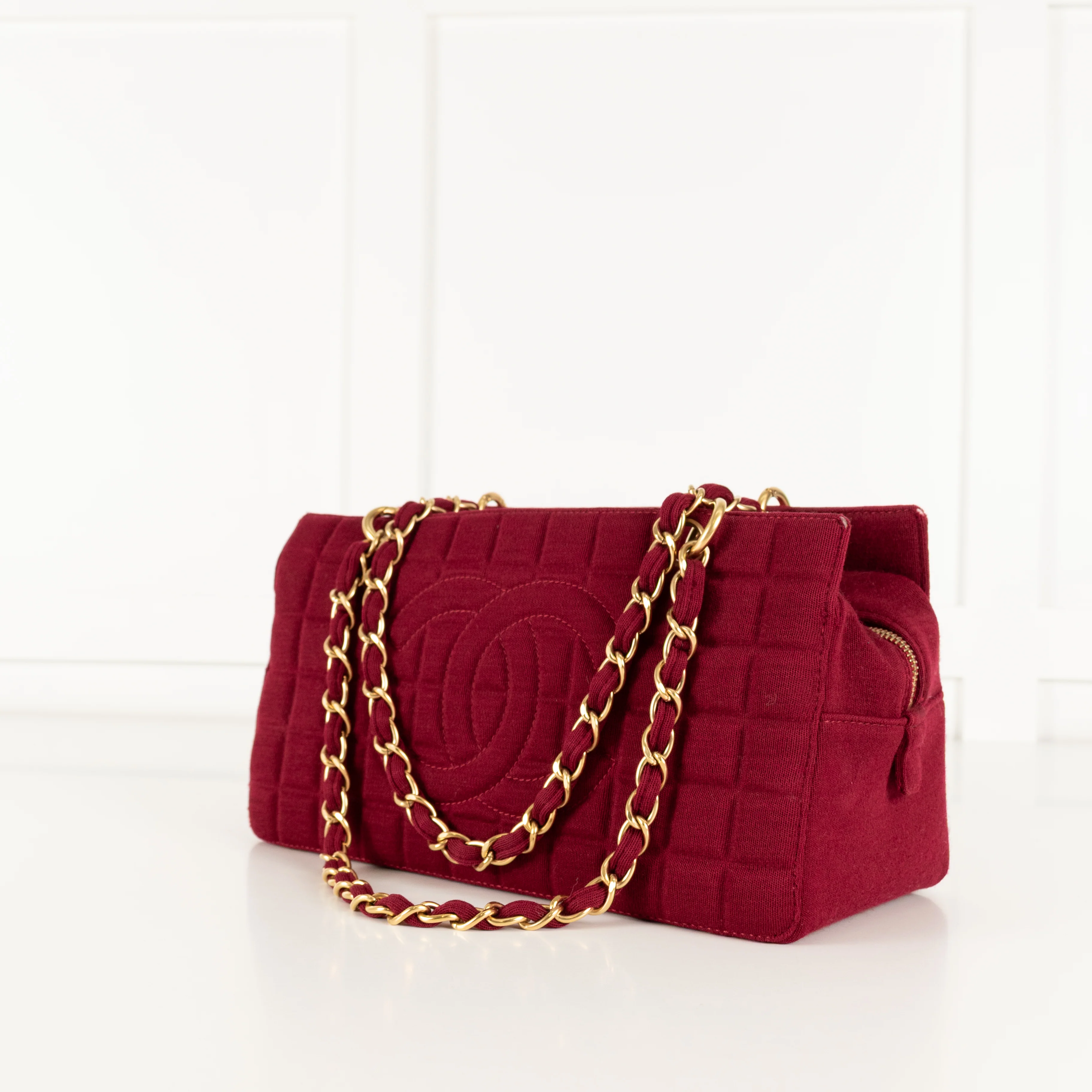 Chanel Berry Red Jersey Chocolate Bar Chain Shoulder Bag - Image 10