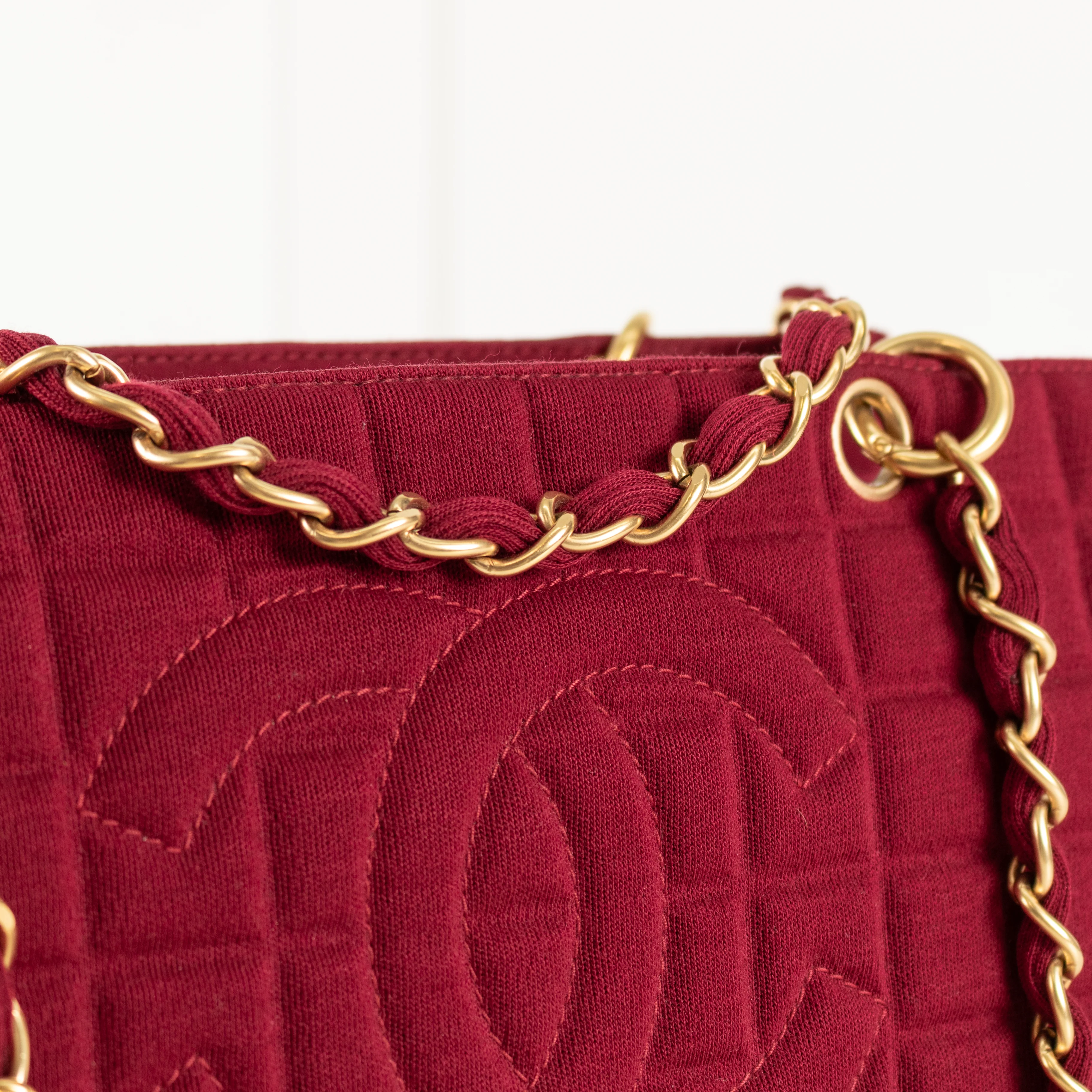 Chanel Berry Red Jersey Chocolate Bar Chain Shoulder Bag - Image 15