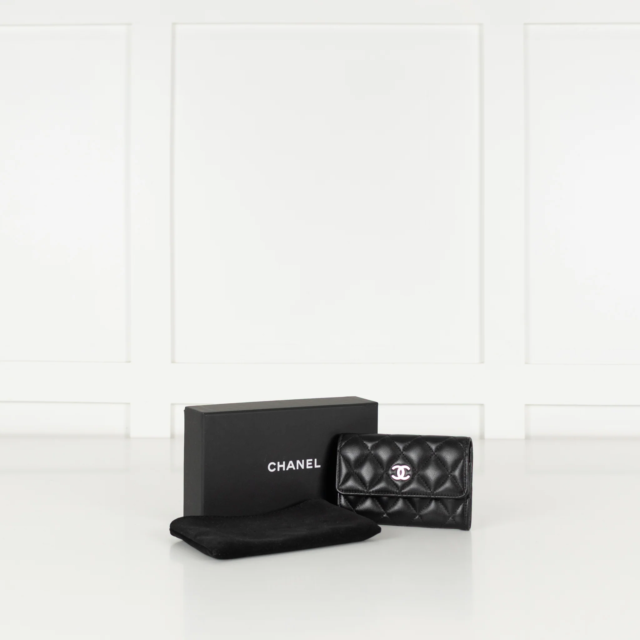 Chanel Black Bi-fold Card Holder - Image 3