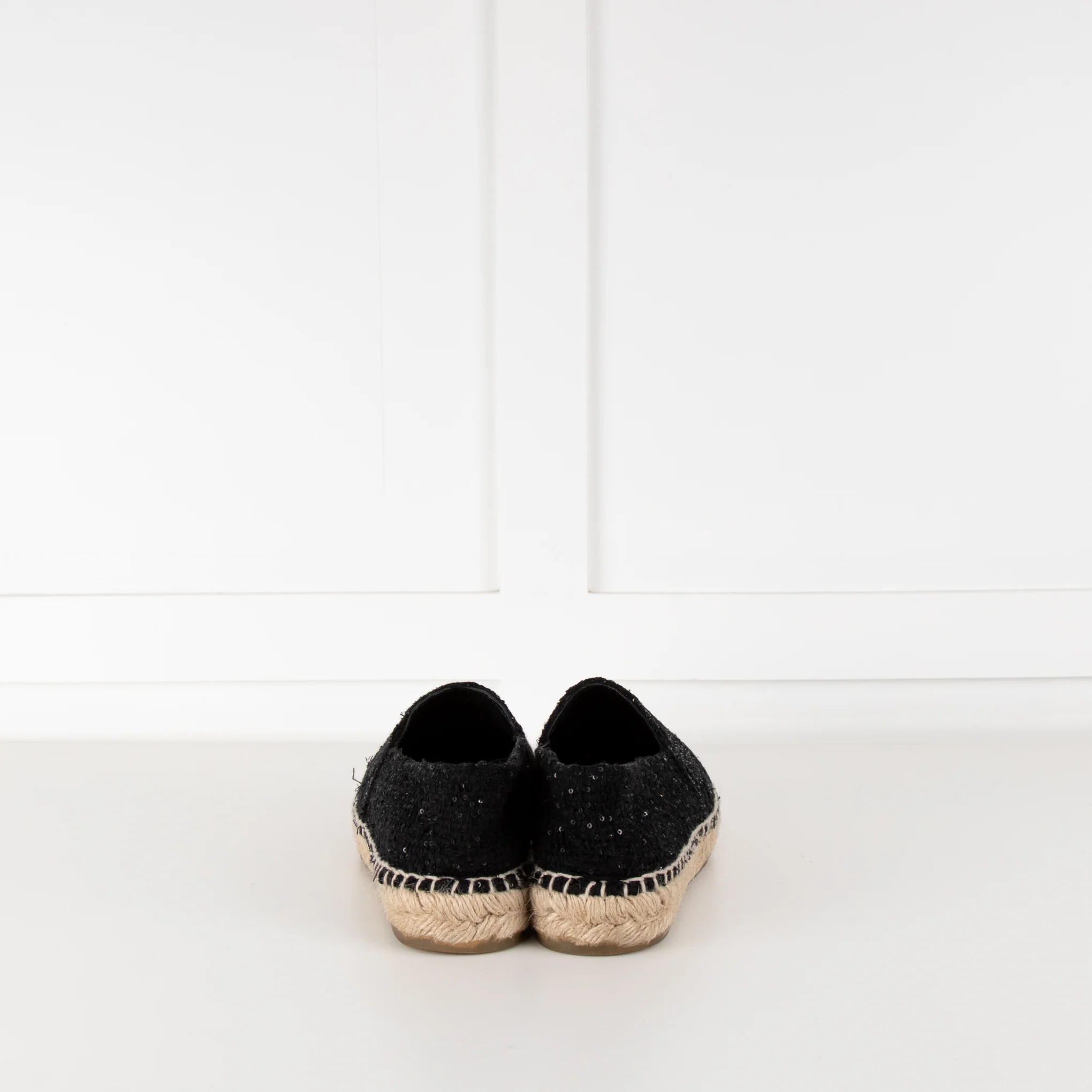 Chanel Black CC Cap Toe Sequin Tweed Flat Espadrilles - Image 5