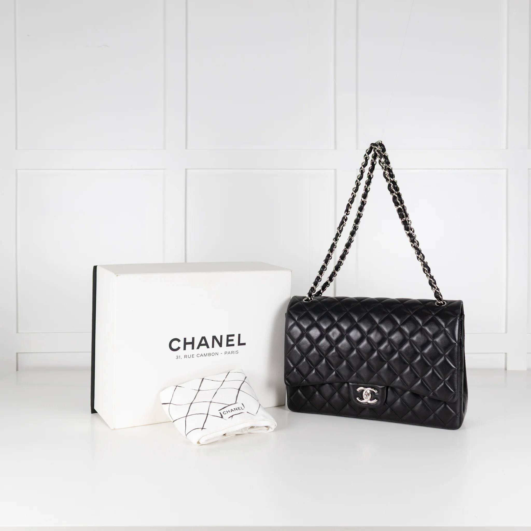 Chanel Black Lambskin Maxi Classic Double Flap Bag - Image 3
