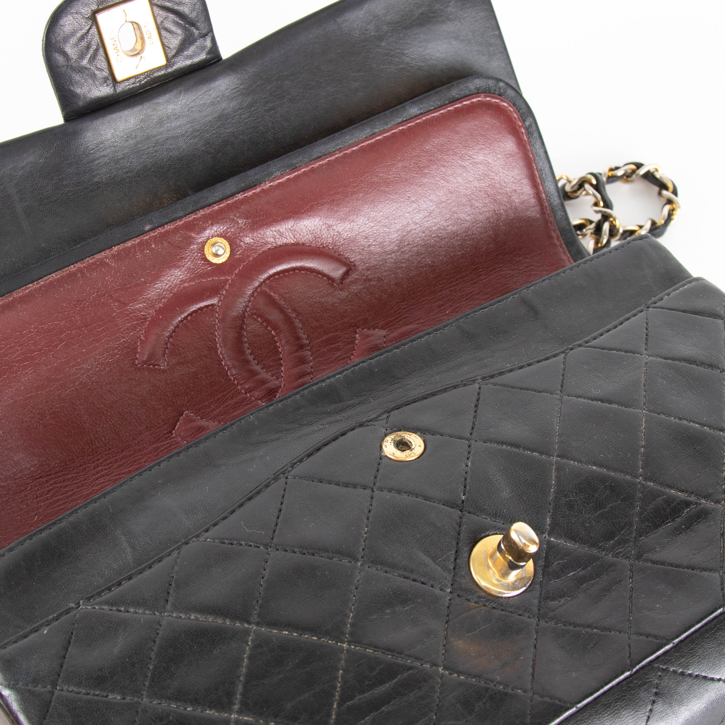 Chanel Black Lambskin Vintage Medium Double Flap Bag - Image 9