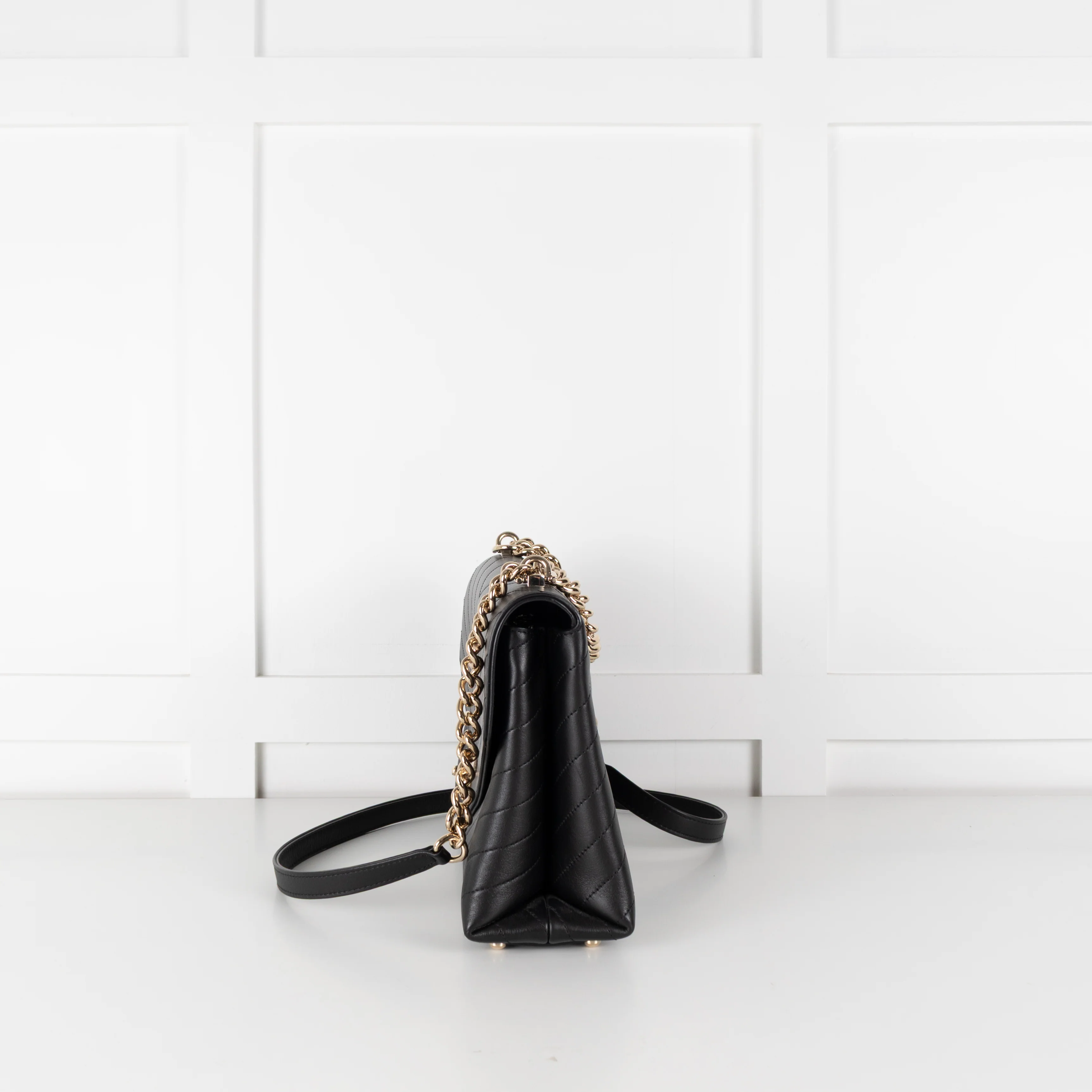 Chanel Black Leather Chevron Flap Bag - Image 7