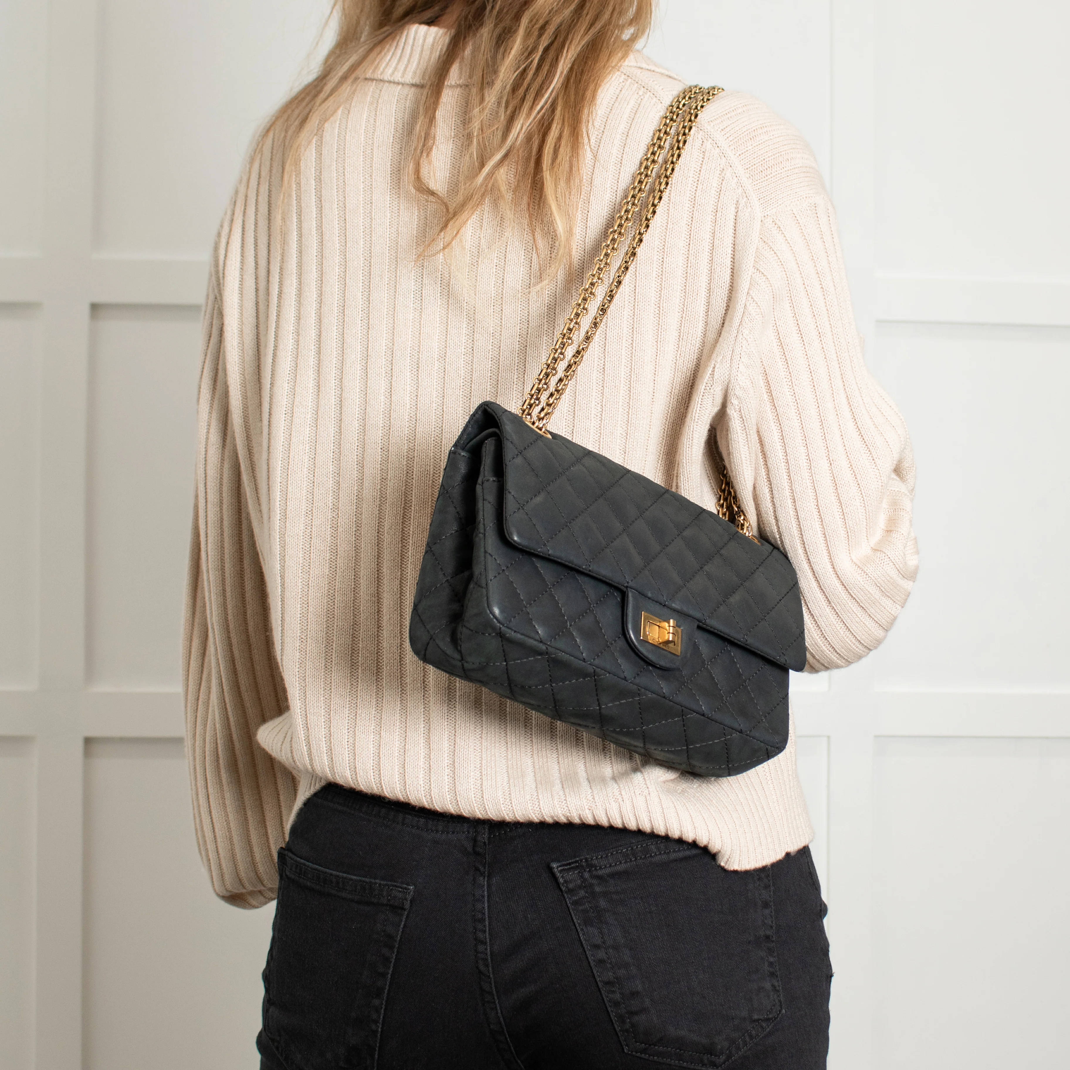 Chanel Black Leather Gold Tone Hardware Small 2.55 Handbag - Image 2