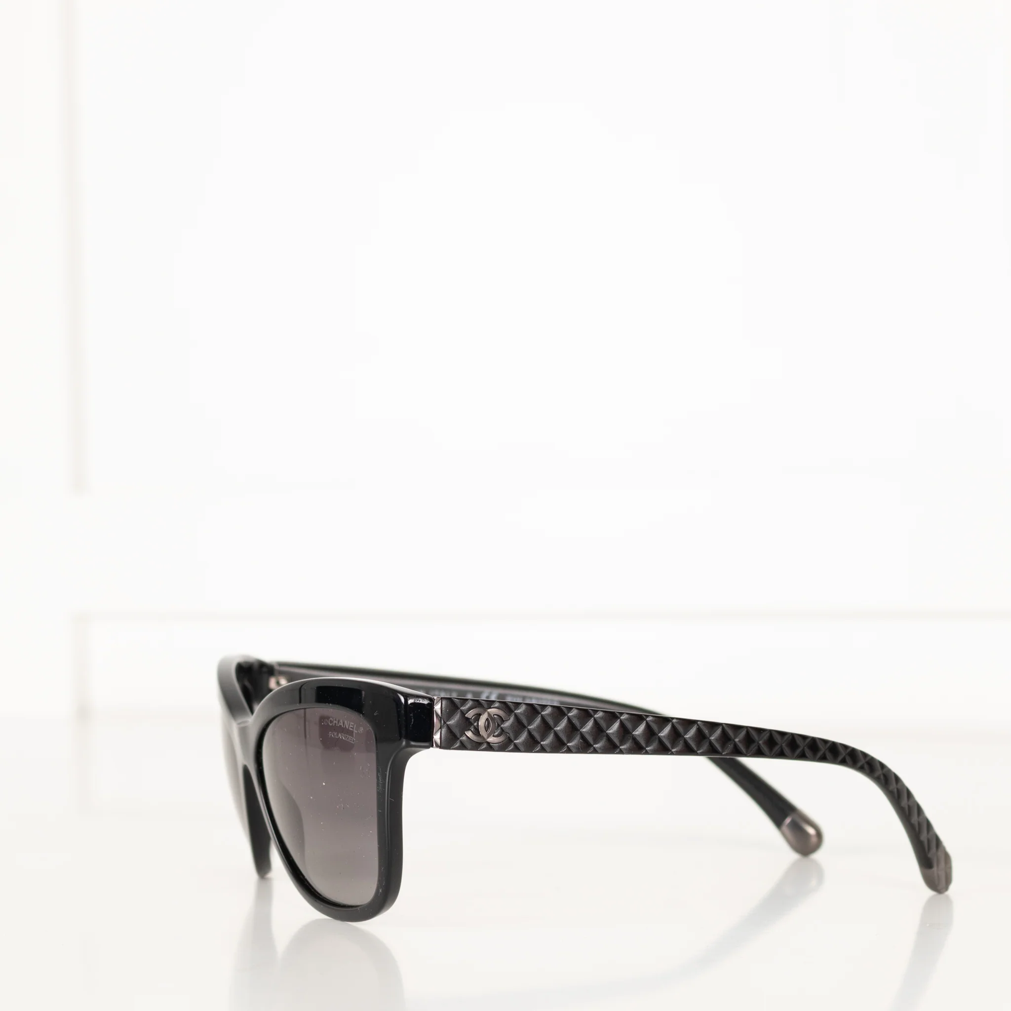 Chanel Black Sunglasses With 'Quilted' Arms - Image 8