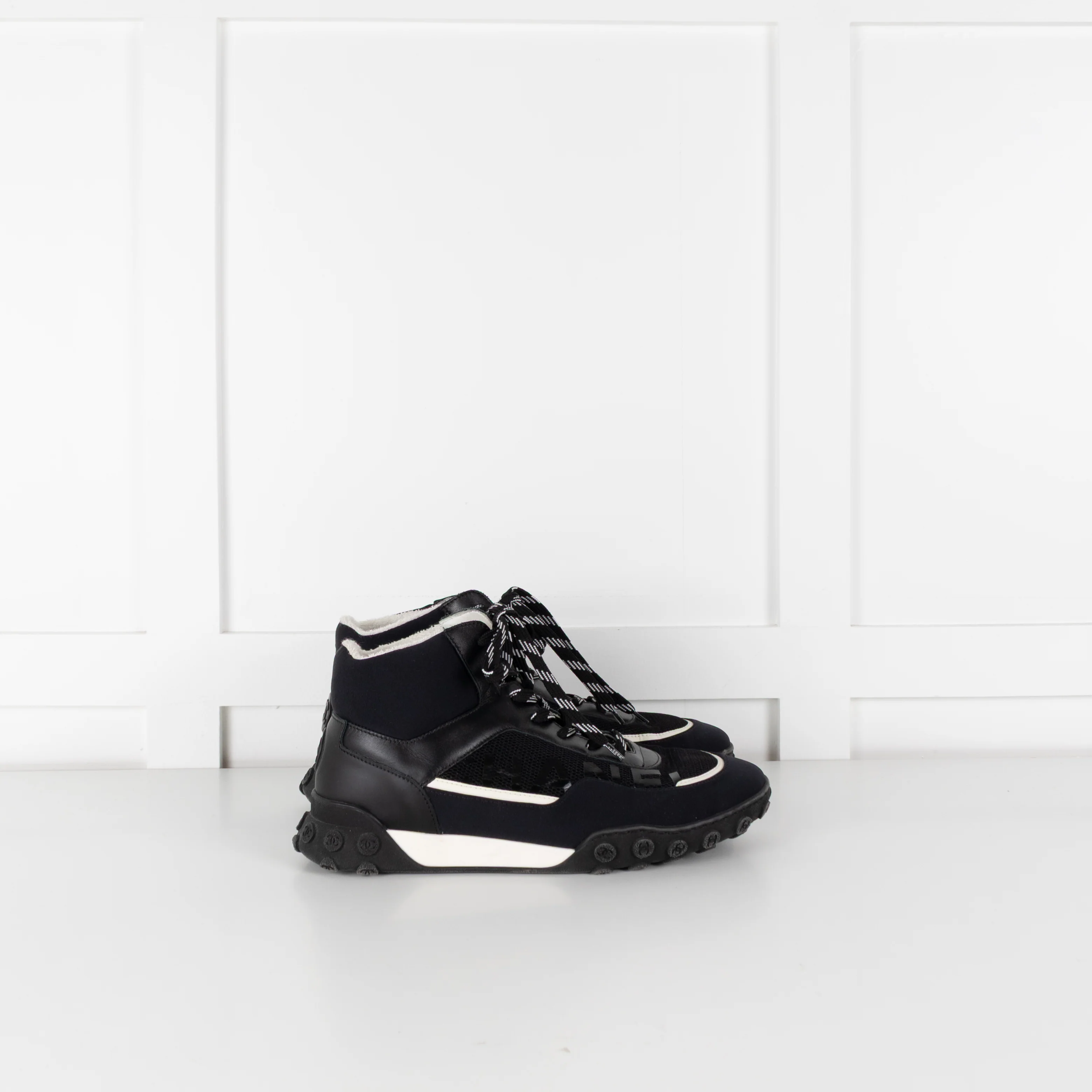 Chanel Black White Trim Interlocking CC Mesh Trainers - Image 5
