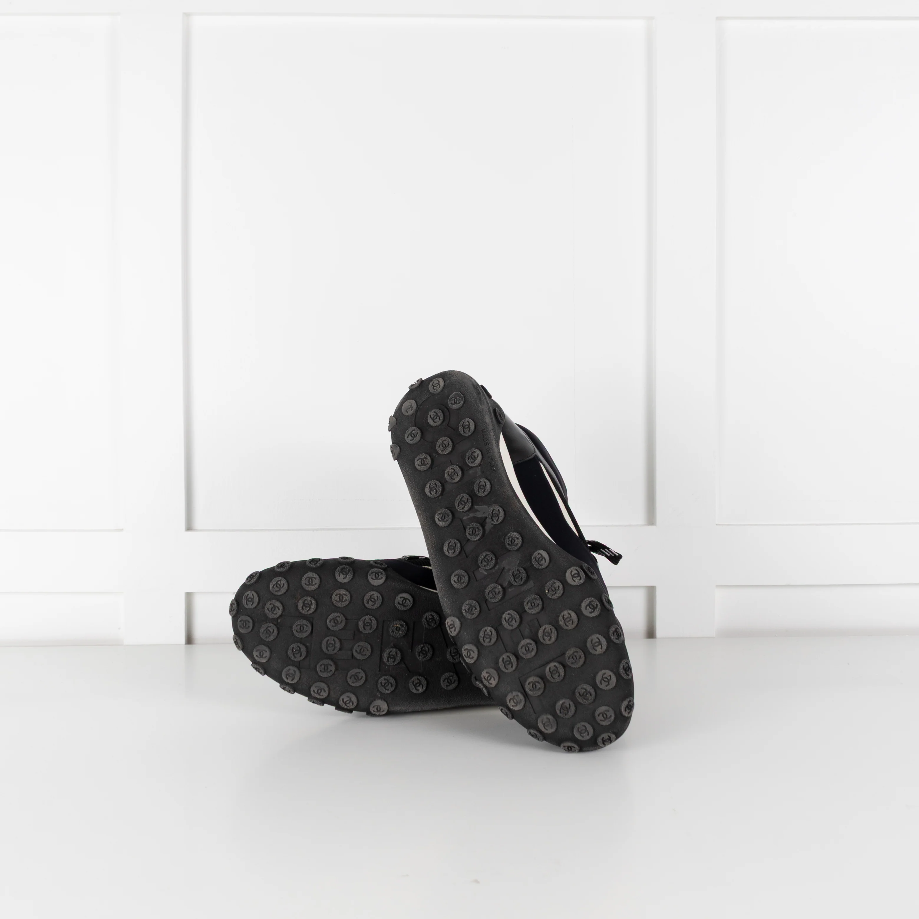 Chanel Black White Trim Interlocking CC Mesh Trainers - Image 6