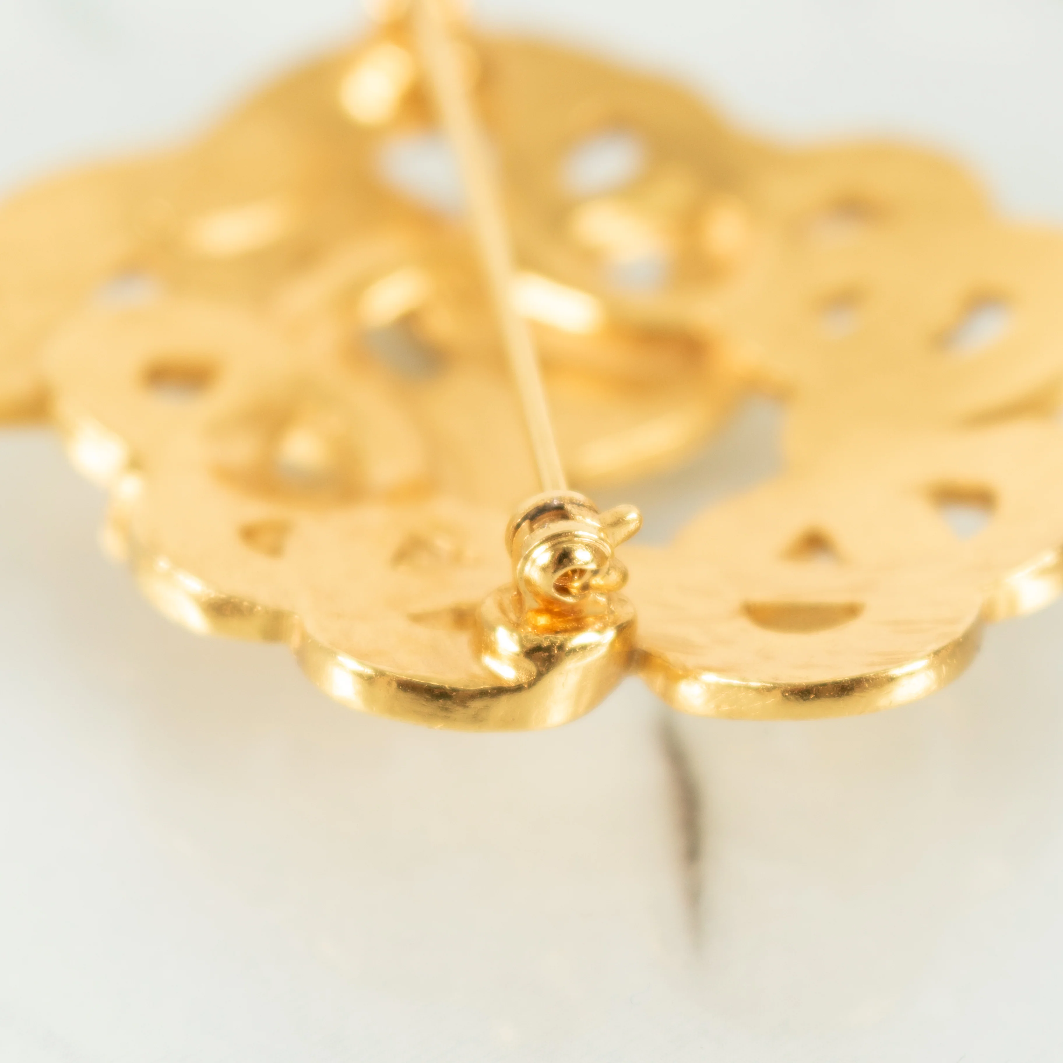 Chanel CC Pretzel Link Brooch - Image 8