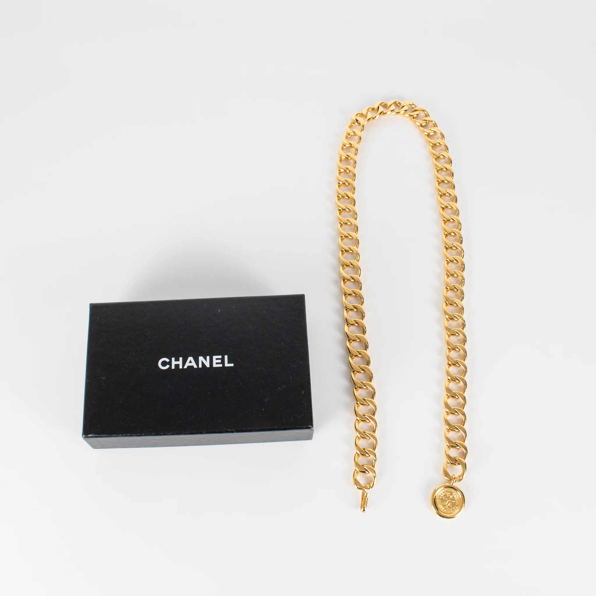 Chanel CC Medallion Chunky Chain Belt - Image 5