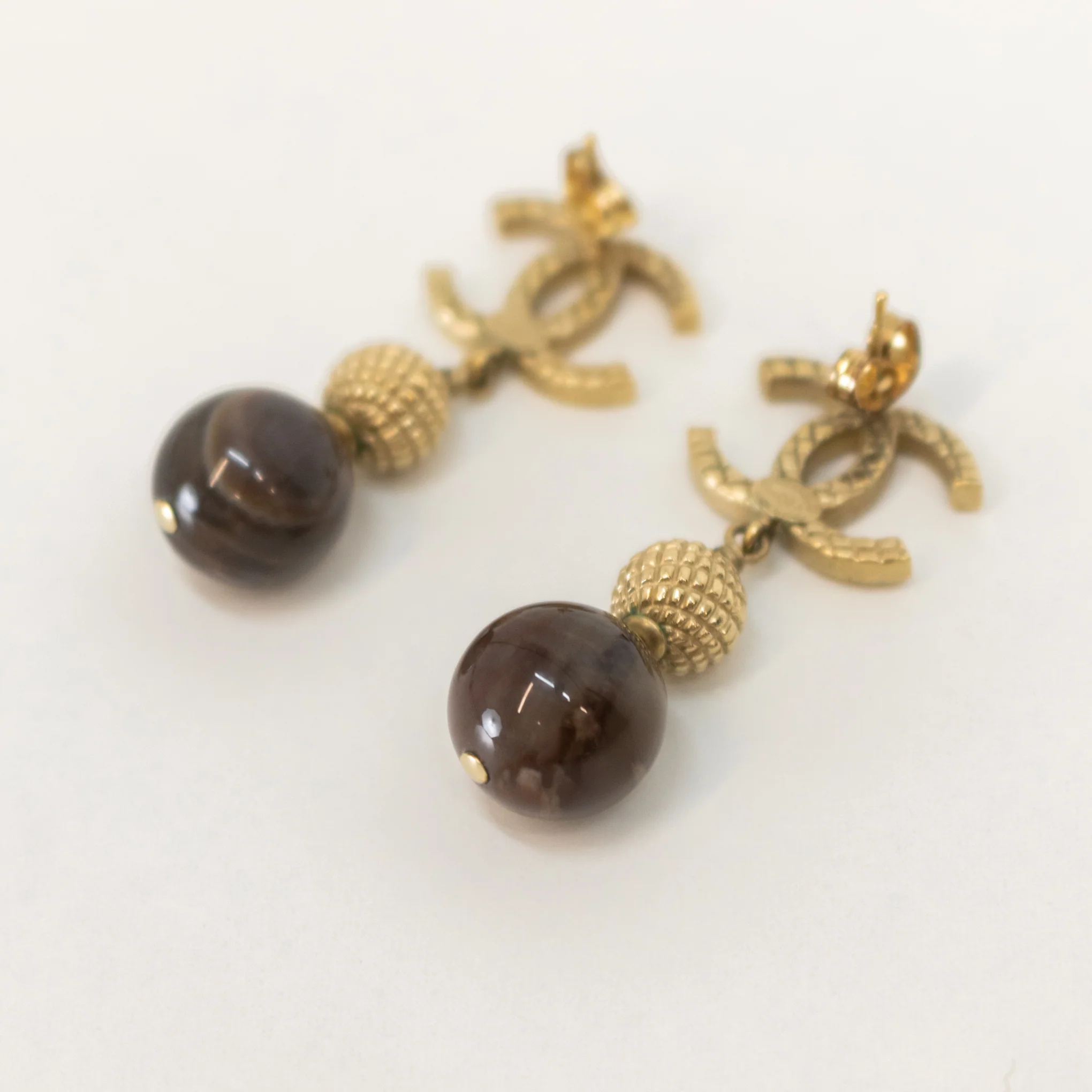 Chanel Champagne Gold CC Drop Earrings - Image 7