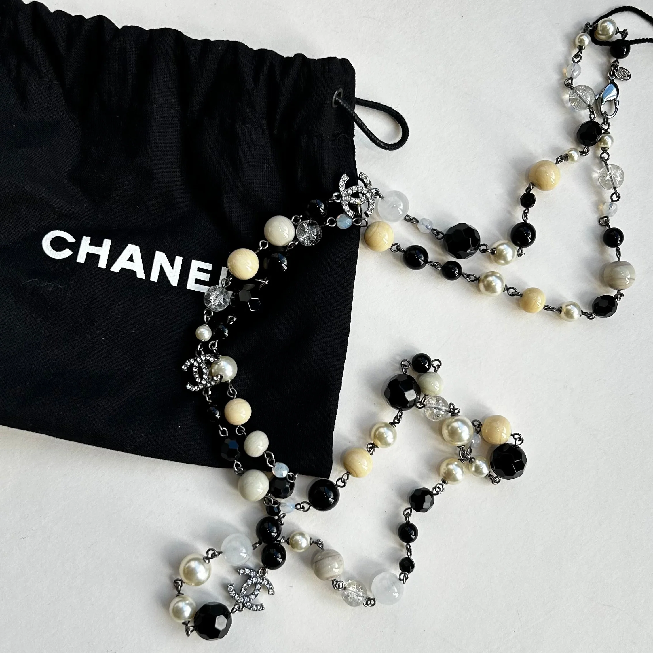 Chanel Cream Faux Pearl Black Bead Diamante CC Long Necklace - Image 2