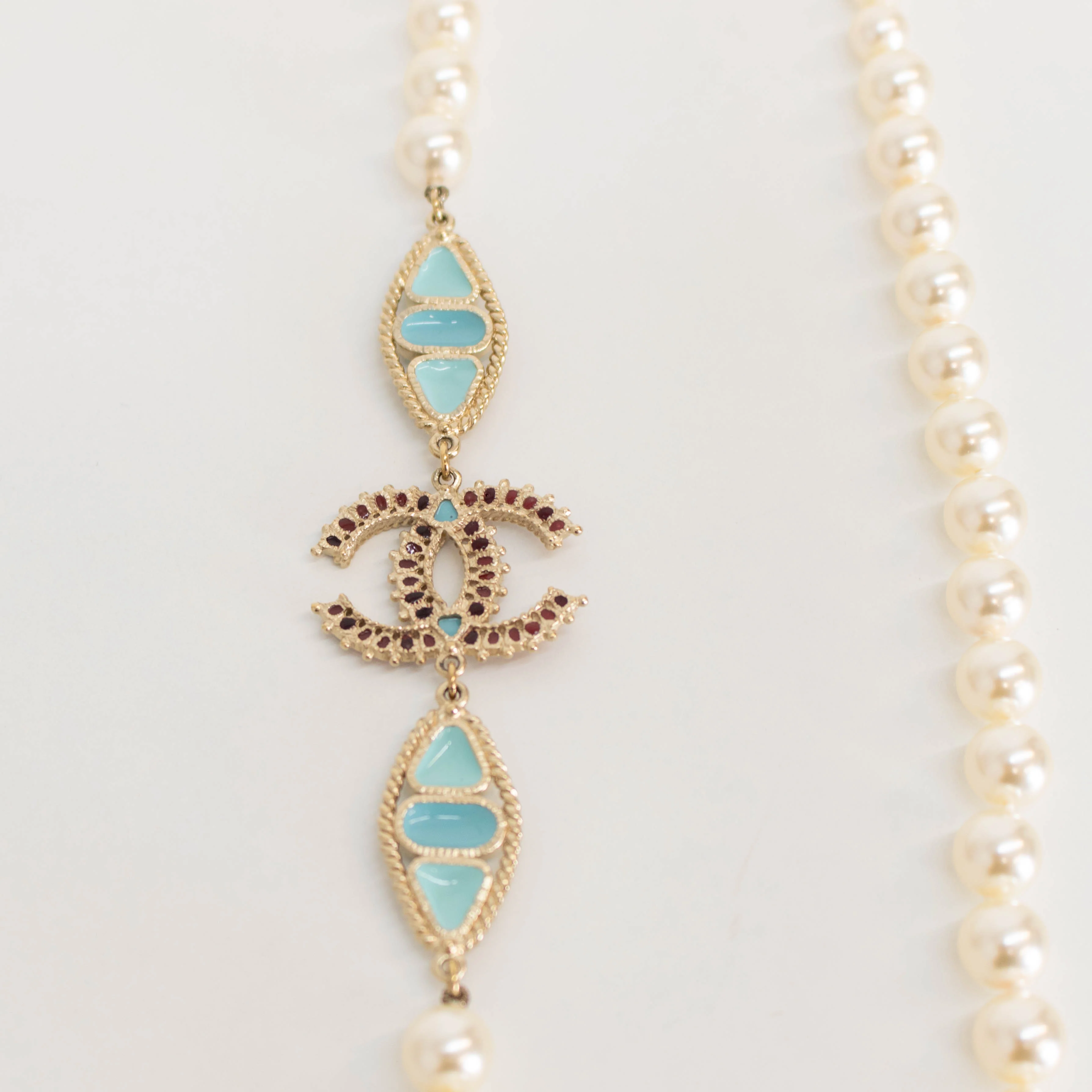 Chanel Cream Faux Pearl & Resin CC bead Necklace - Image 7
