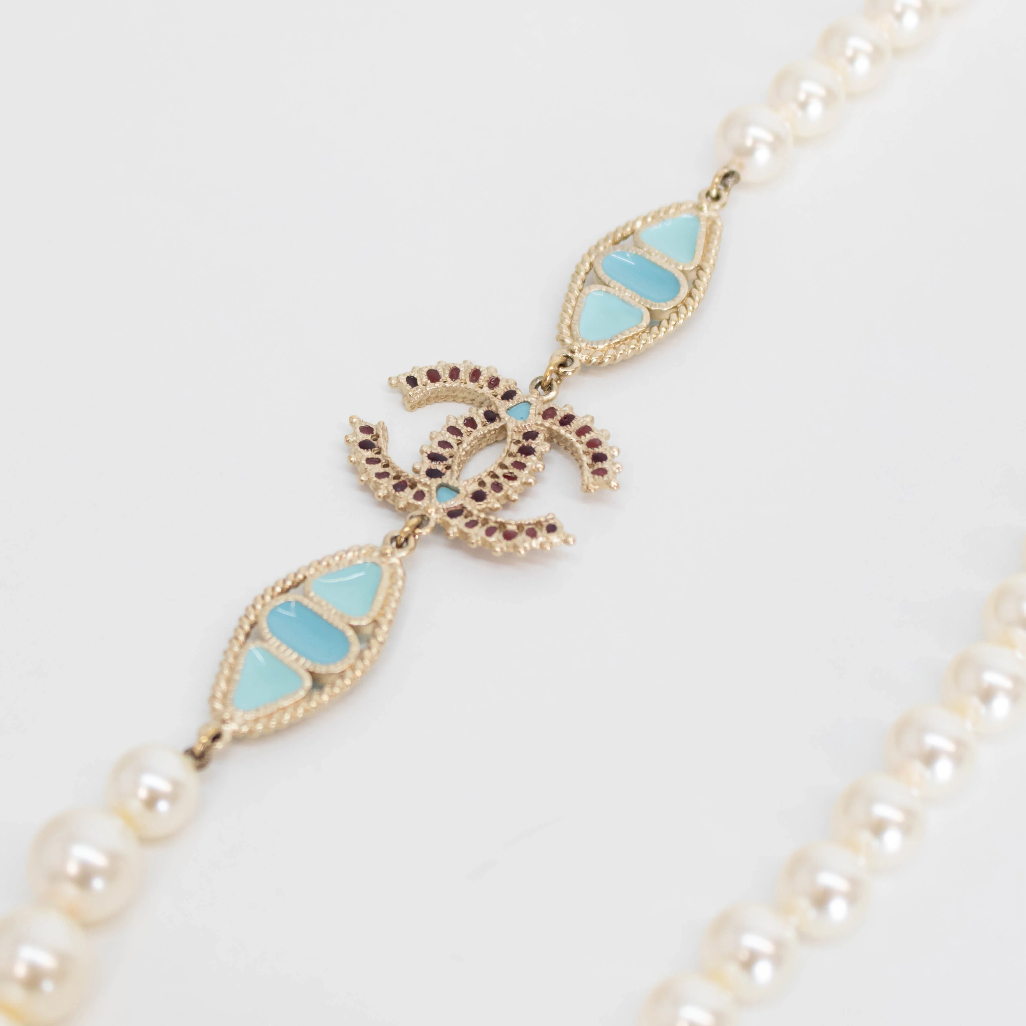 Chanel Cream Faux Pearl & Resin CC bead Necklace - Image 8