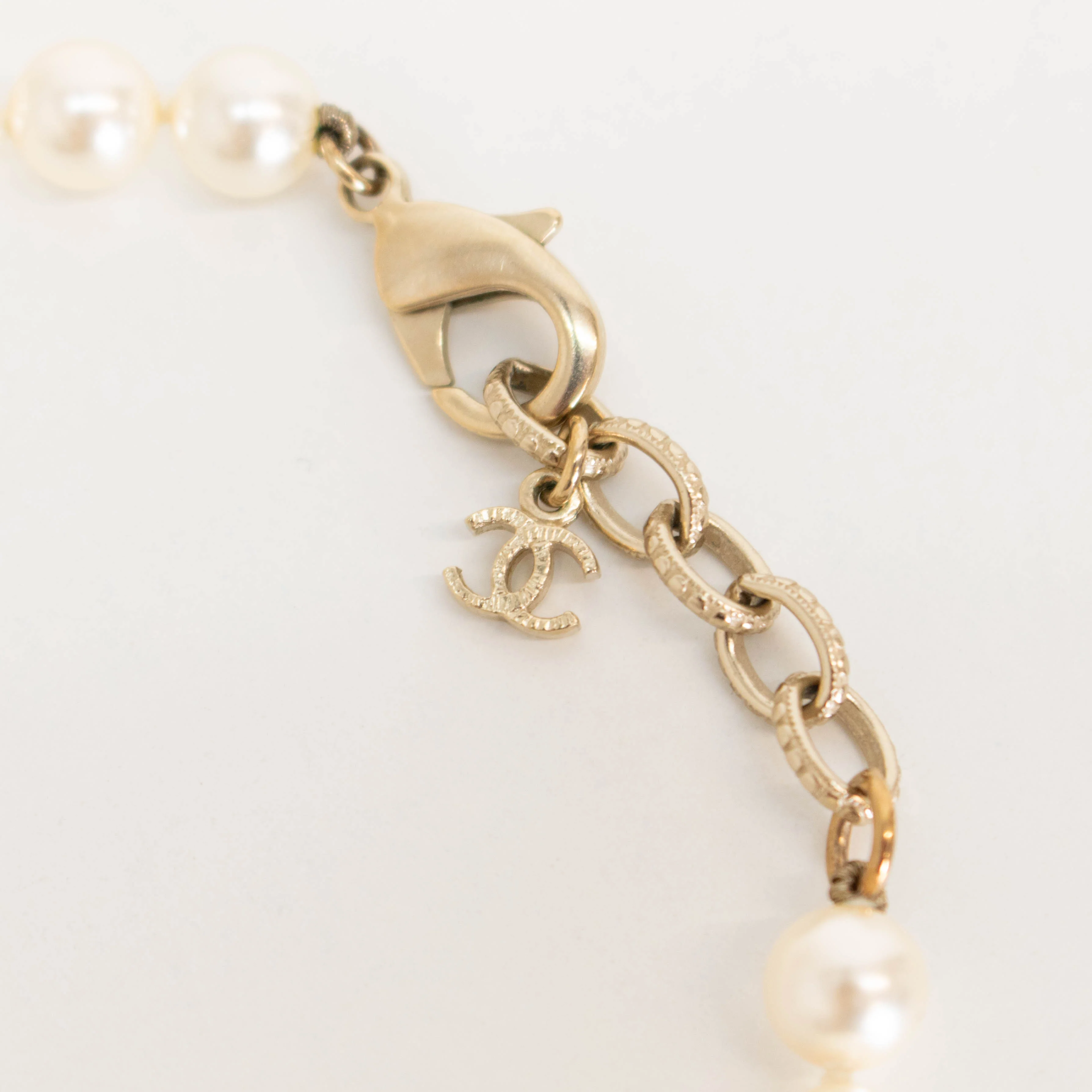 Chanel Cream Faux Pearl & Resin CC bead Necklace - Image 9