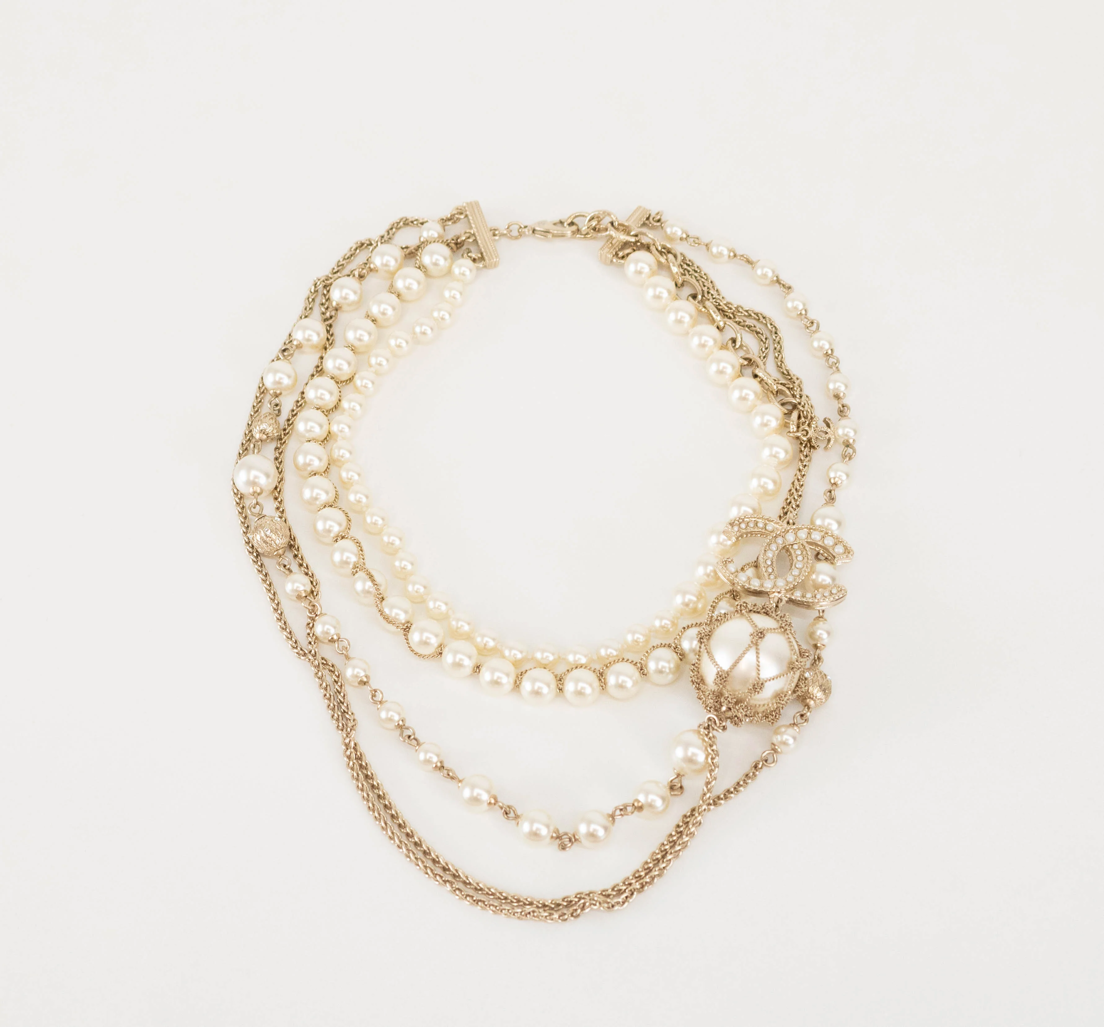 Chanel Cream Pearls Gold Chain Necklace - Image 10