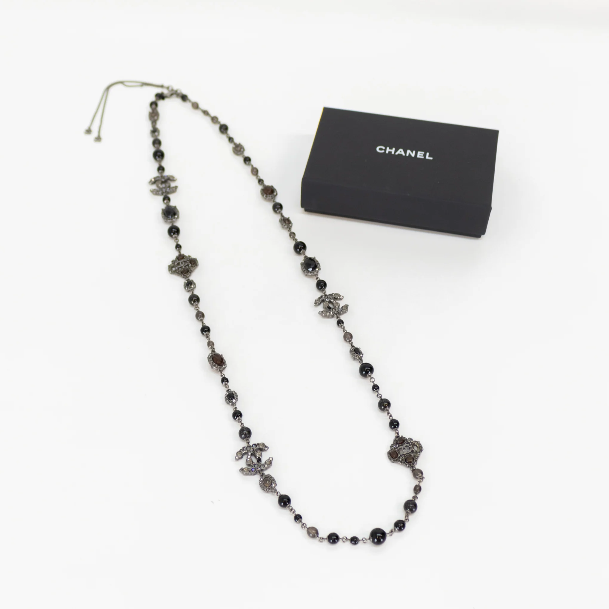 Chanel Gunmetal Silver Pearl Diamante CC Long Necklace - Image 3