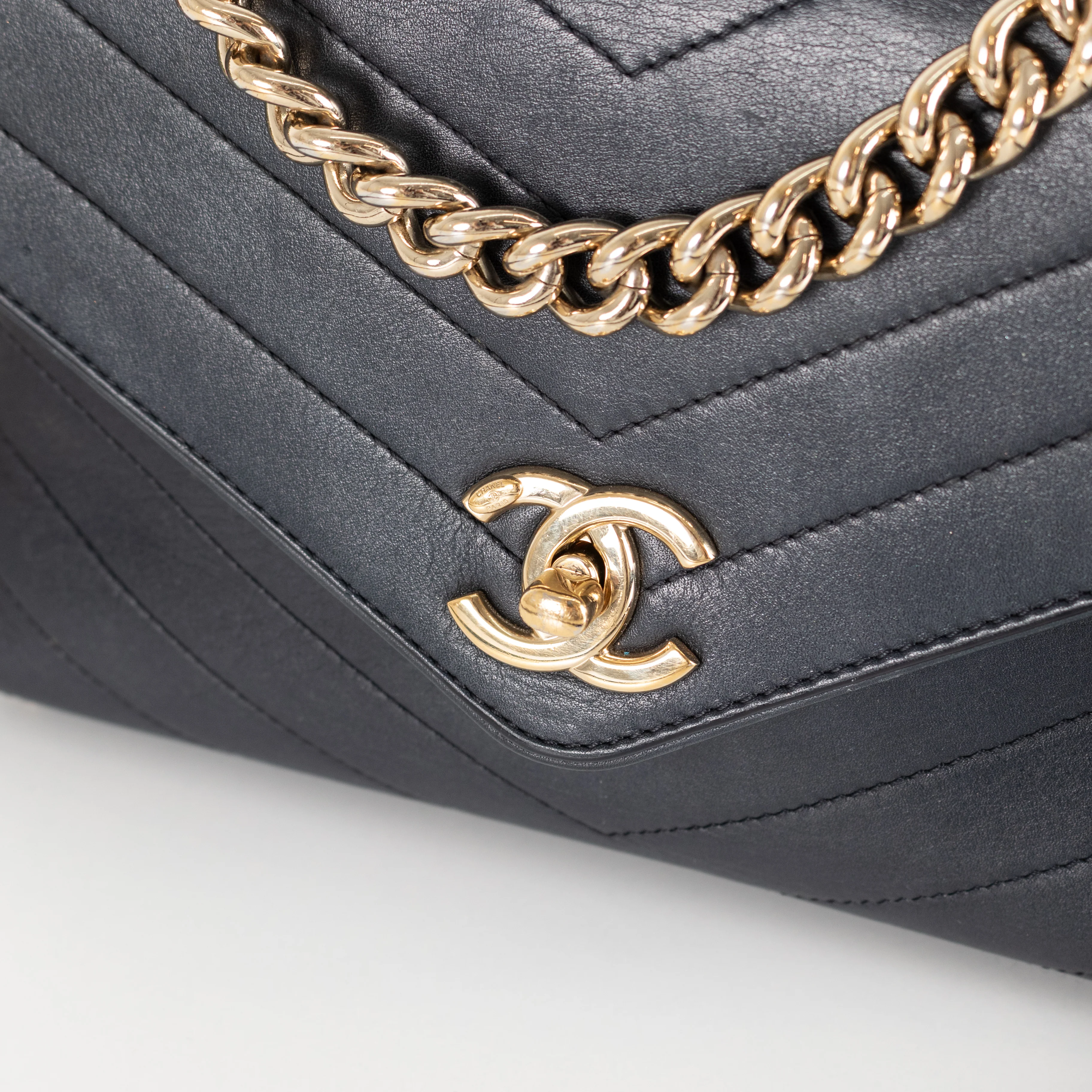 Chanel Navy Chevron Flap Crossbody Bag - Image 10