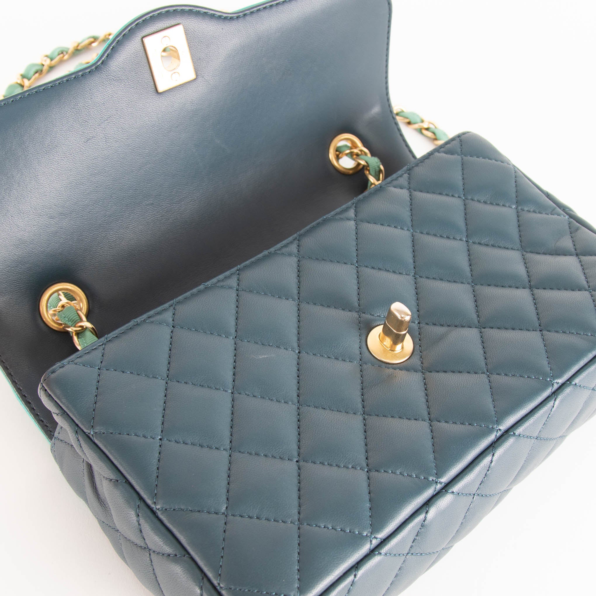 Chanel Navy Turquoise Two Tone Quilted Lambskin Medium Single Flap Bag - Image 8