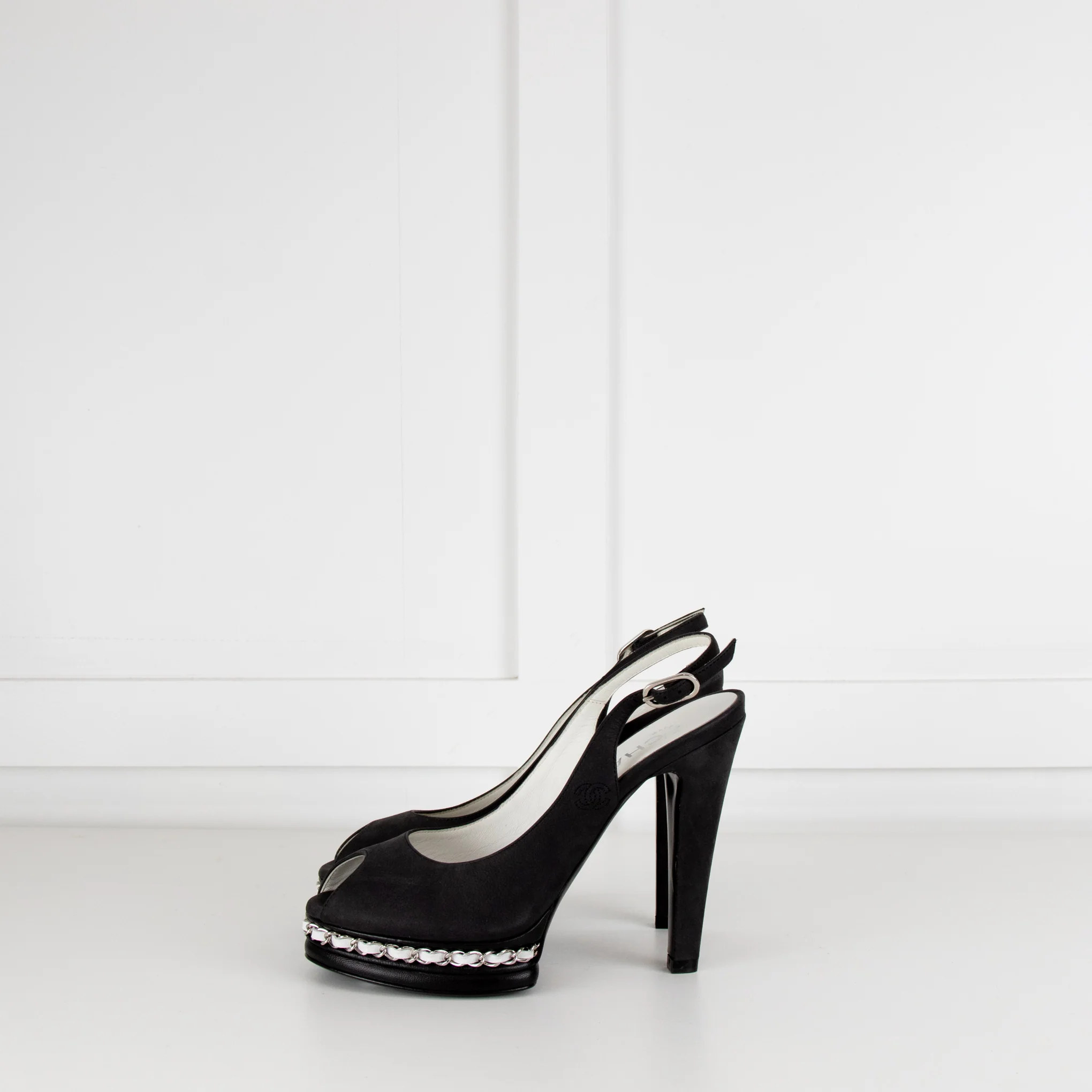 Chanel Pebble Grey Leather Chain Link Platform Slingbacks - Image 4