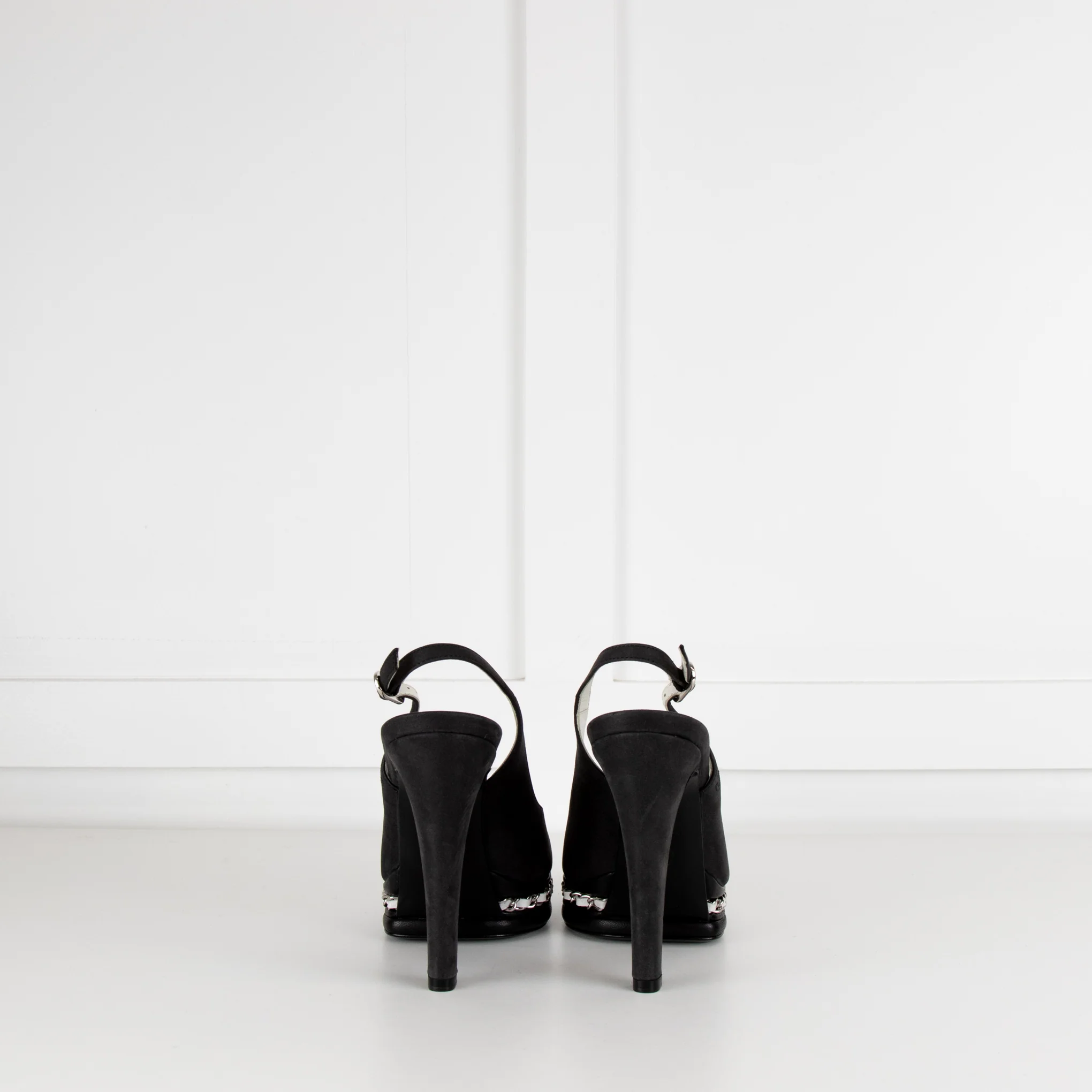 Chanel Pebble Grey Leather Chain Link Platform Slingbacks - Image 5