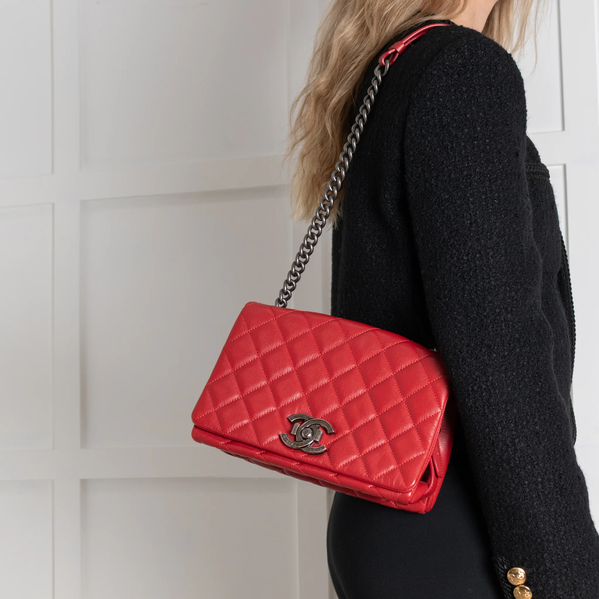 Chanel Red Leather City Rock Flap Shoulder Bag - Image 4