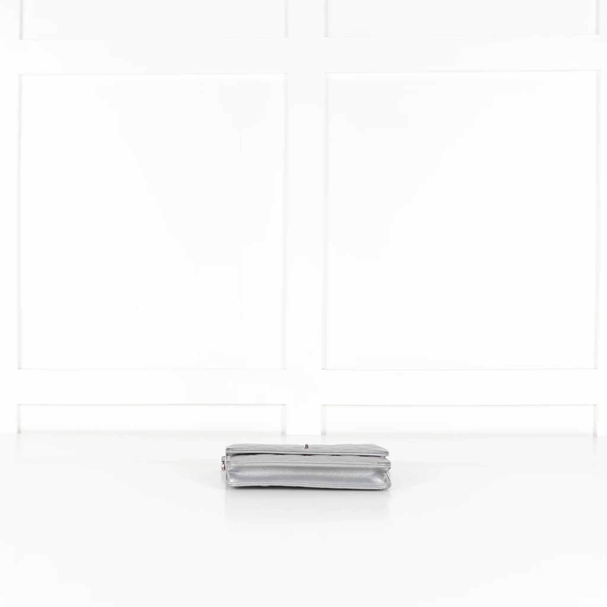 Chanel Silver WOC 2.55 Re-Edition with Box - Image 10