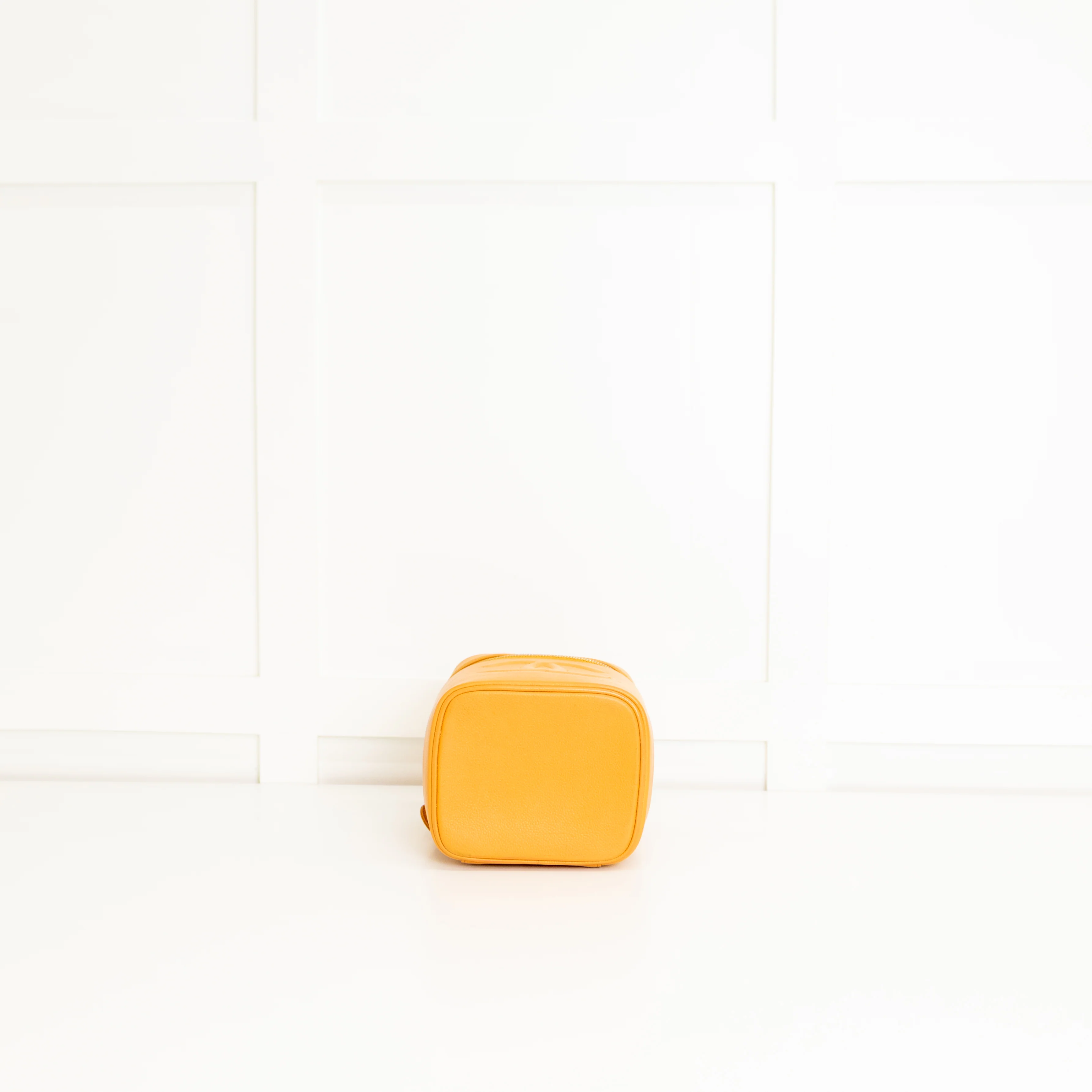 Chanel Yellow Caviar Leather Vintage Vanity Case - Image 10