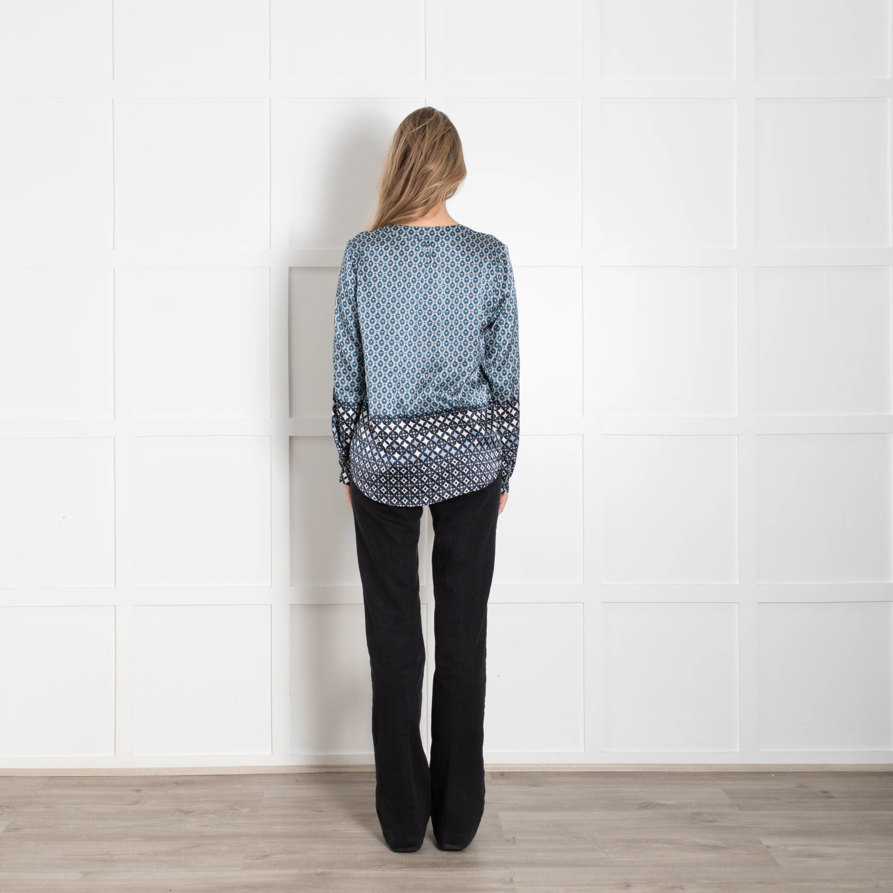 Charlotte Sparre Blue Cream Geometric Flower Print Silk Blouse - Image 5