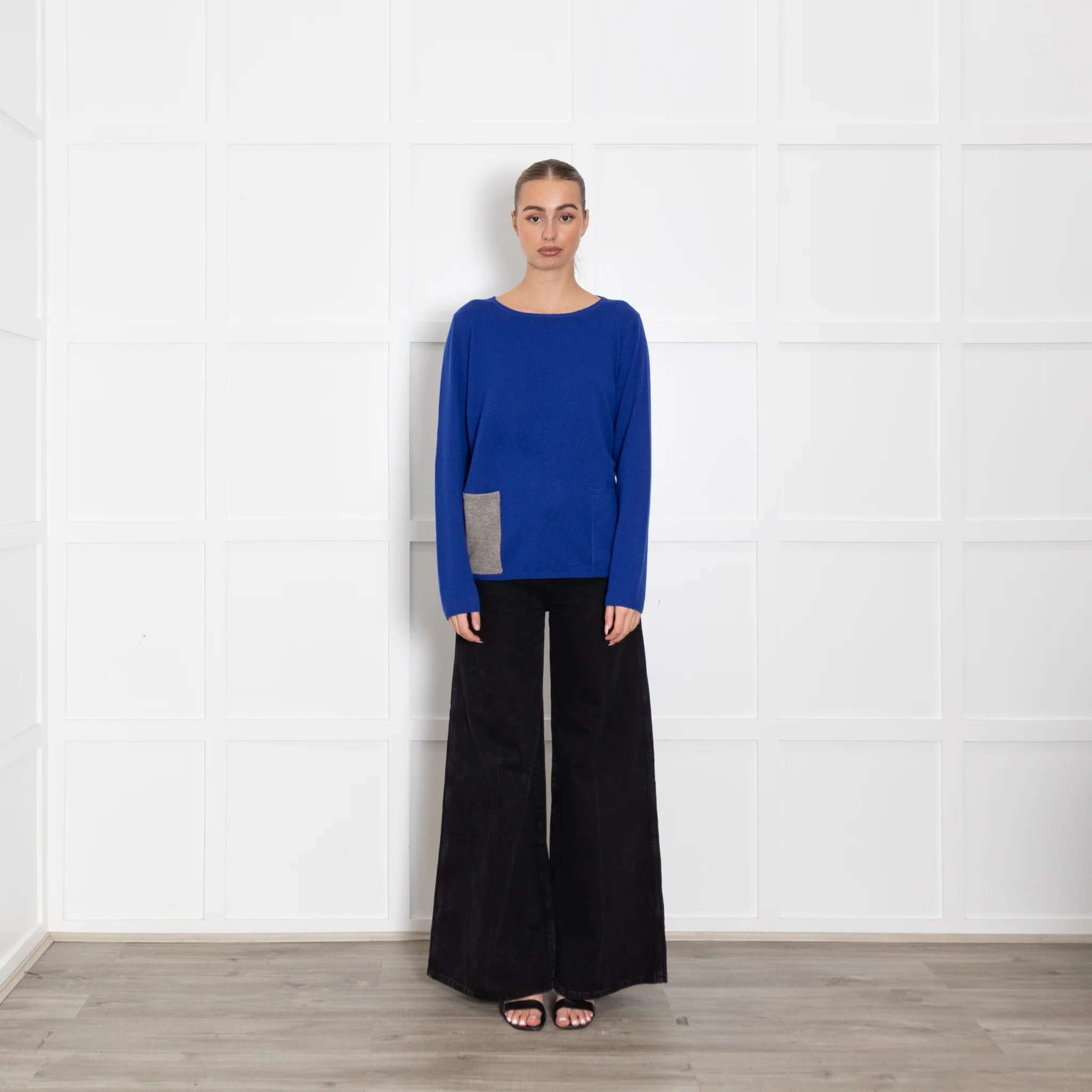 CHINTI & PARKER Blue Cashmere Jumper With Grey Pocket