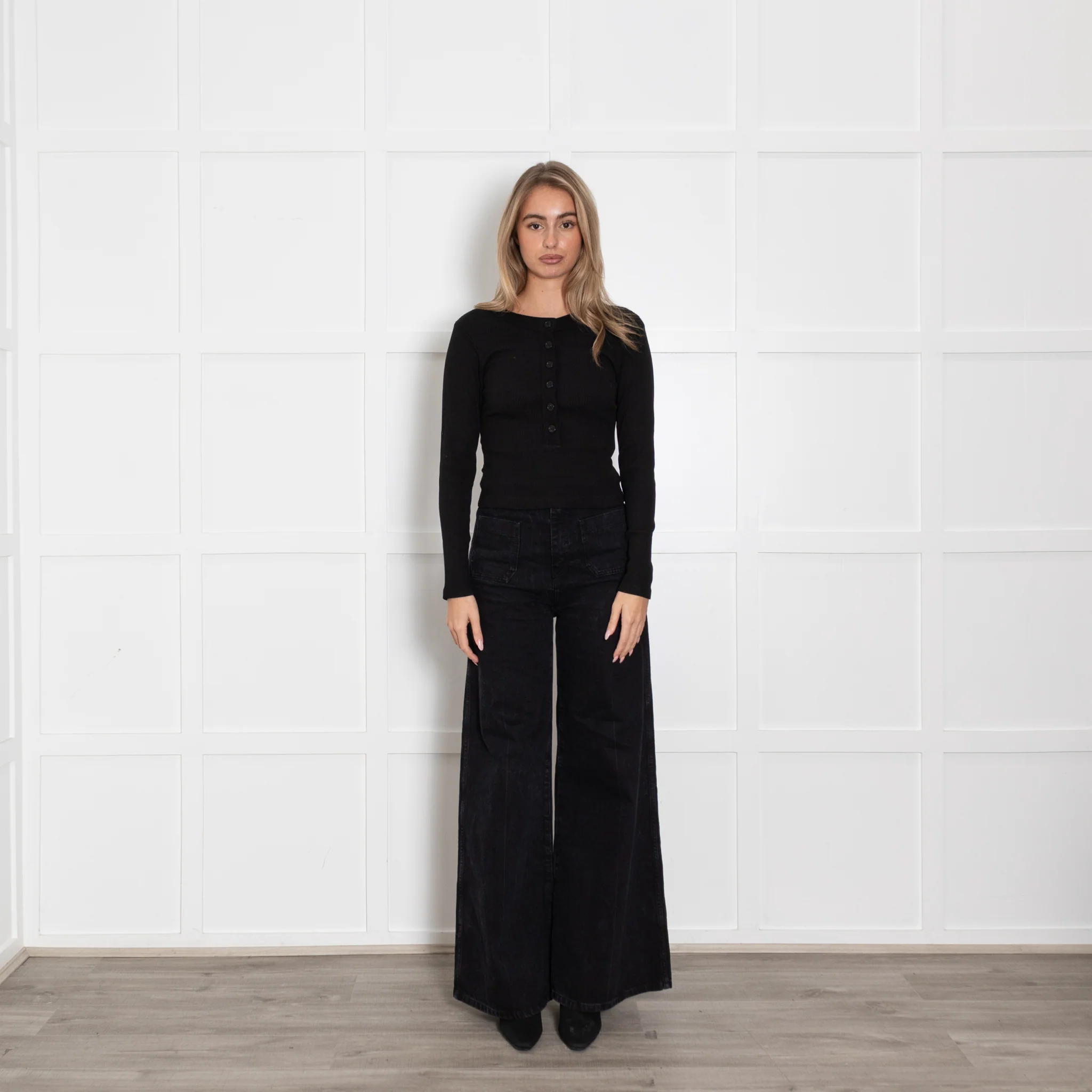 Citizens Of Humanity Faena Black Cropped Crewneck