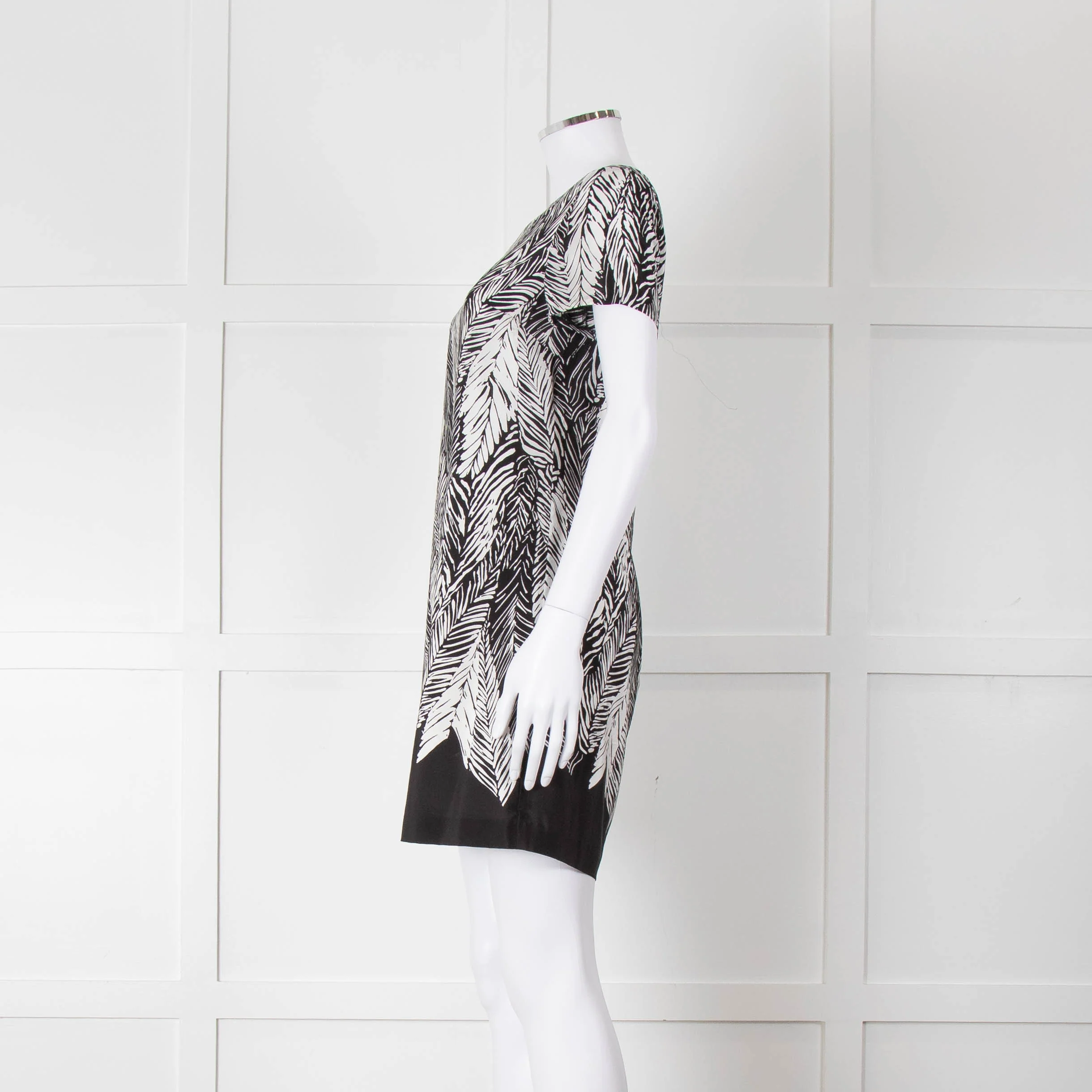Club Monaco Black And White Palm Print Silk Dress - Image 7
