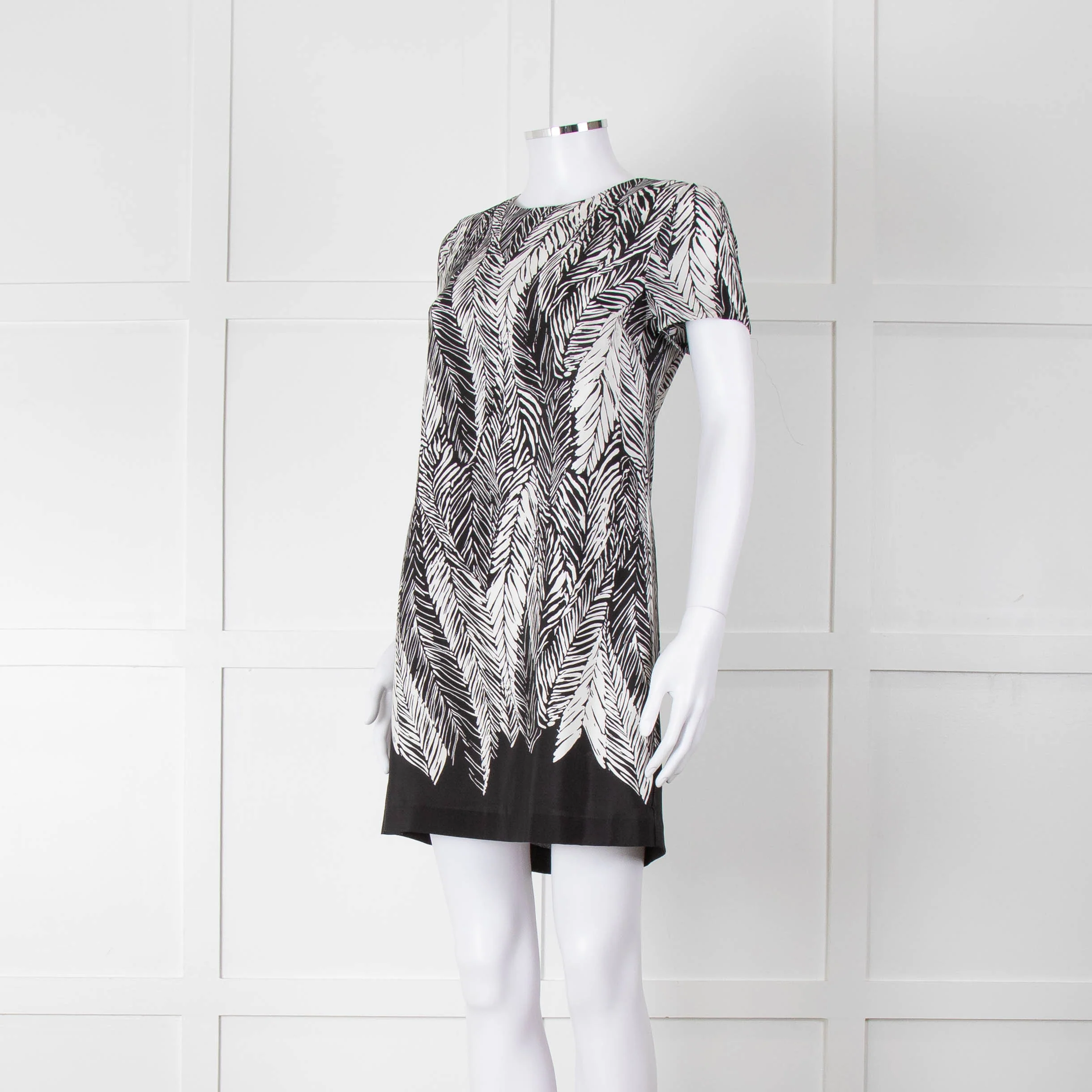 Club Monaco Black And White Palm Print Silk Dress - Image 8
