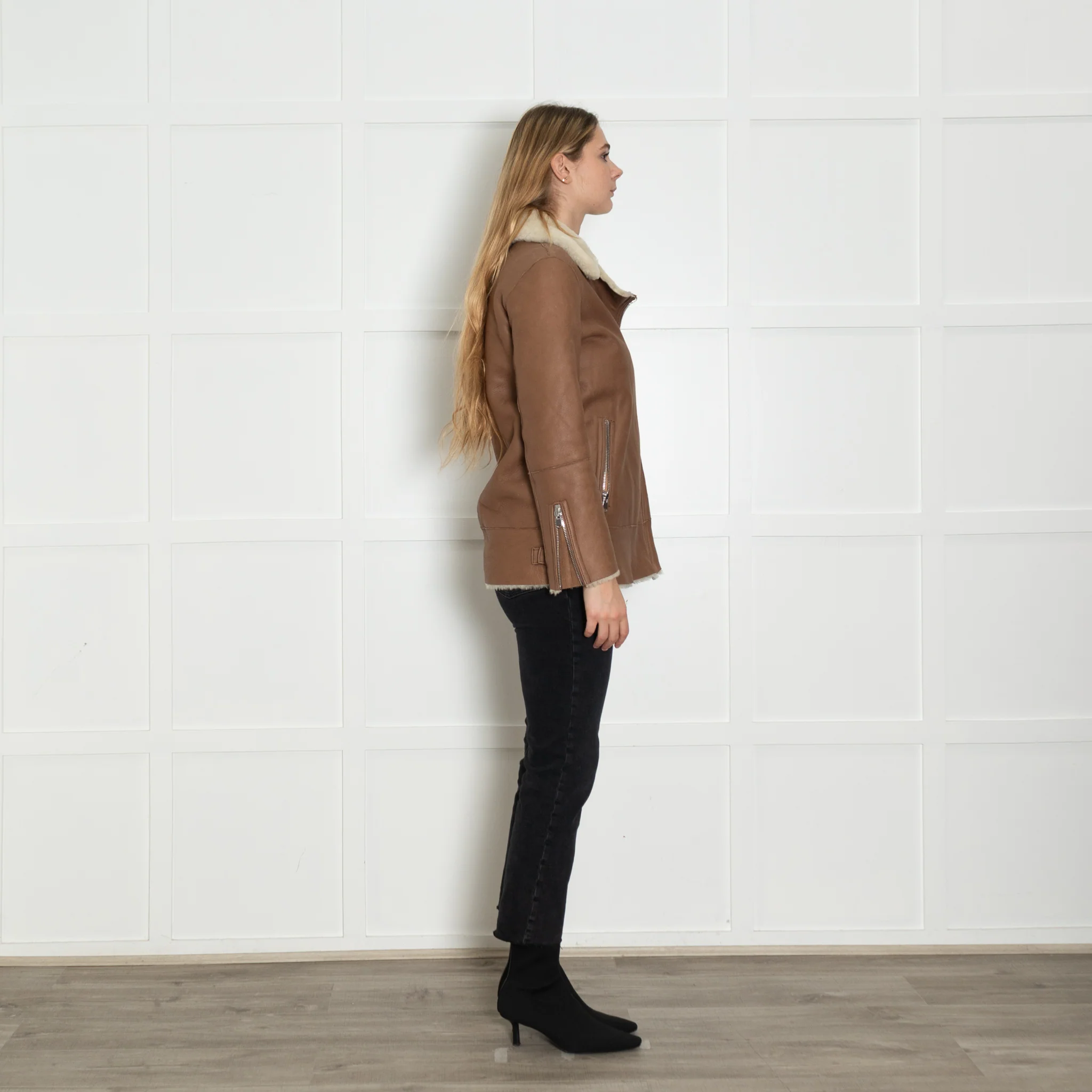 Club Monaco Tan Shearling Aviator Style Jacket - Image 6