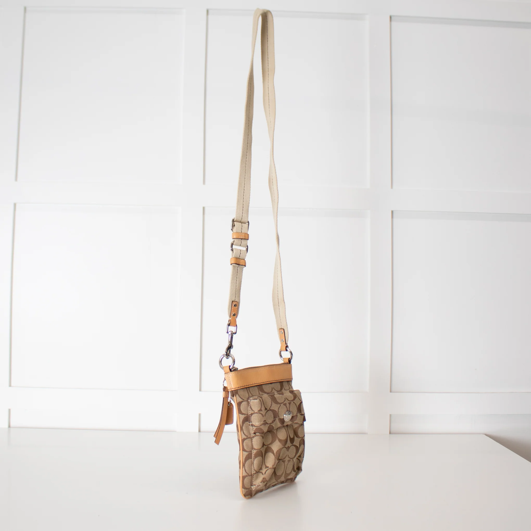 Coach Beige Signature Crossbody Bag - Image 2