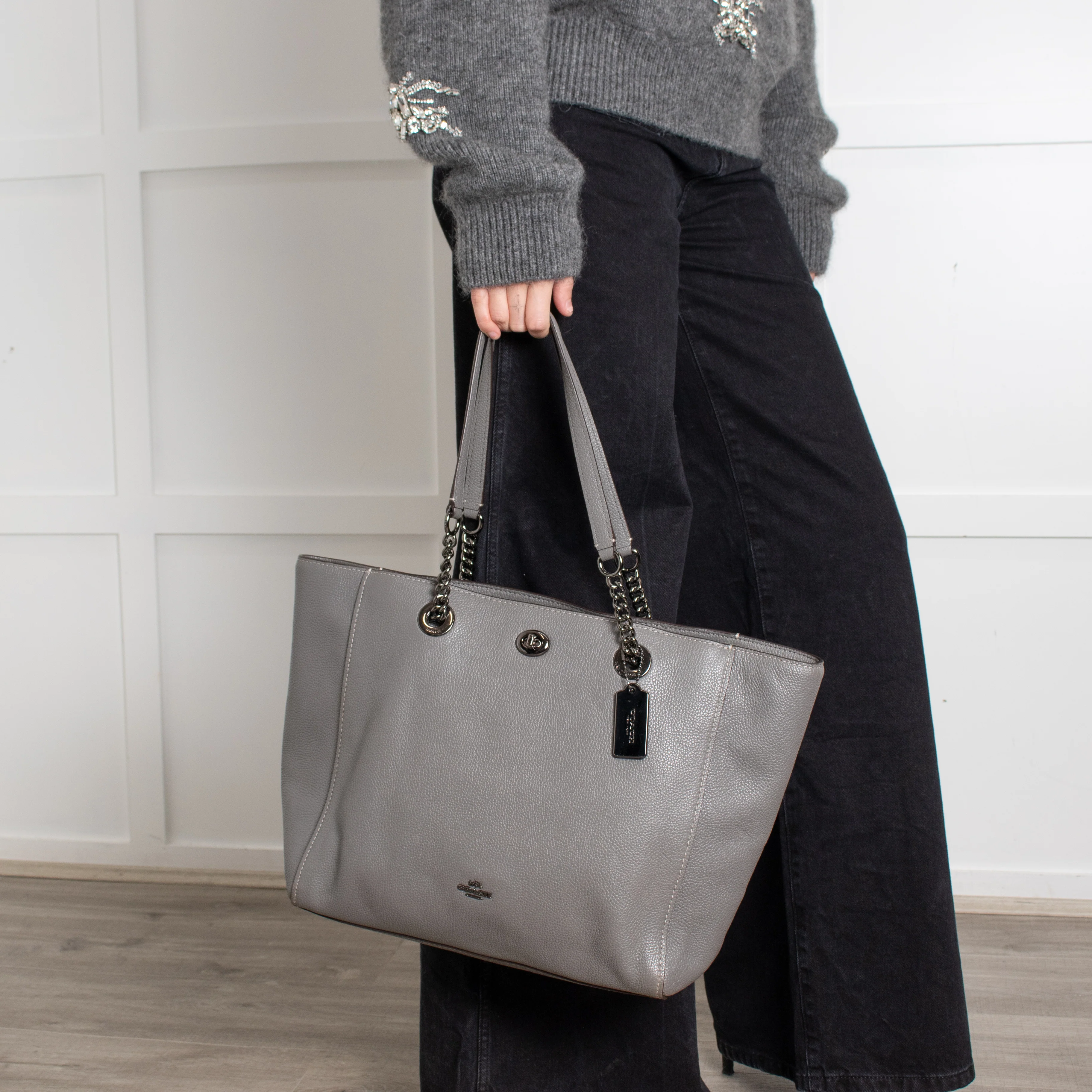 Coach Grey Pebbled Leather Turnlock Chain Tote - Image 2