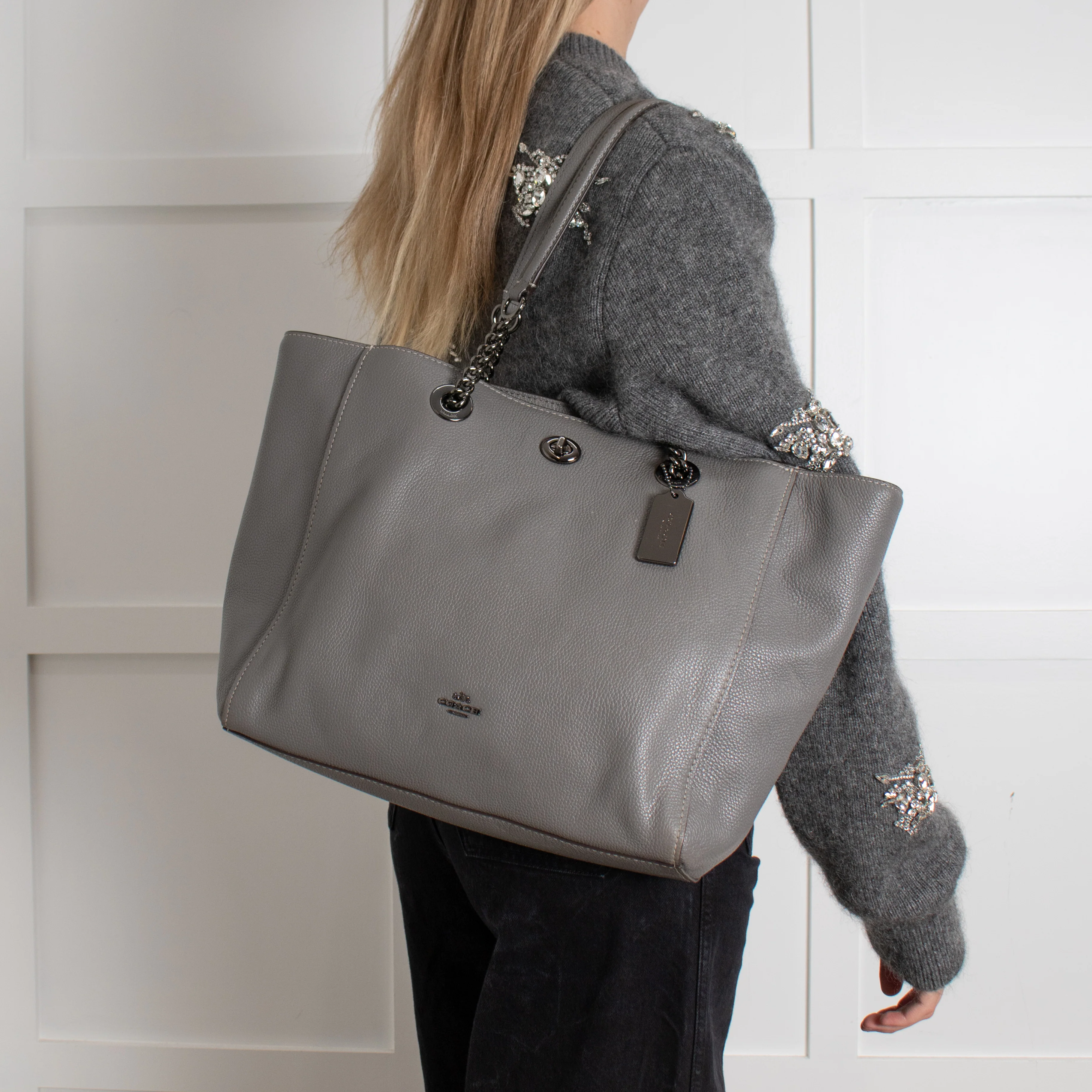 Coach Grey Pebbled Leather Turnlock Chain Tote - Image 6