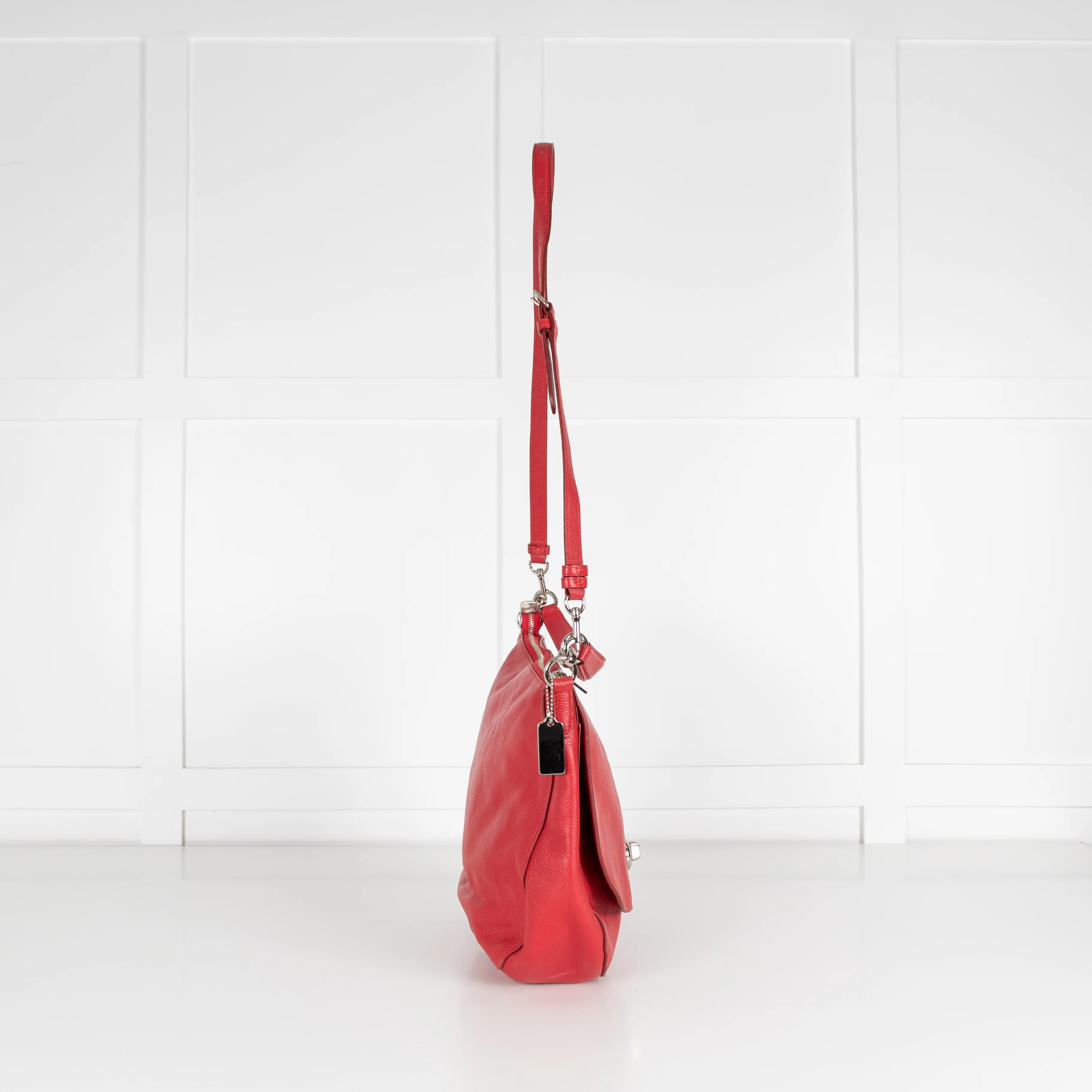Coach Red Grainy Leather Turnlock Hobo Bag - Image 4