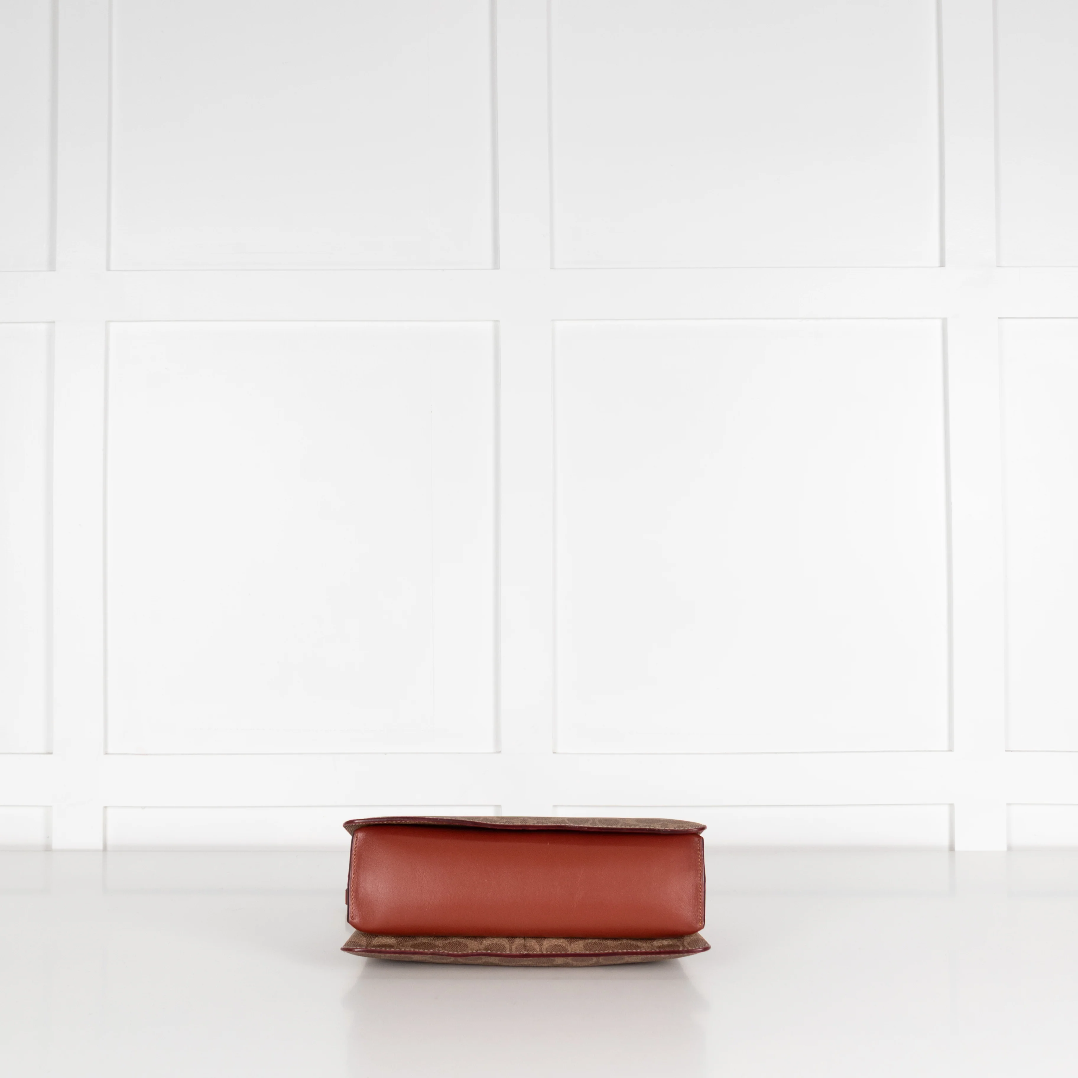 Coach Shay Shoulder Bag Signature Canvas - Image 5