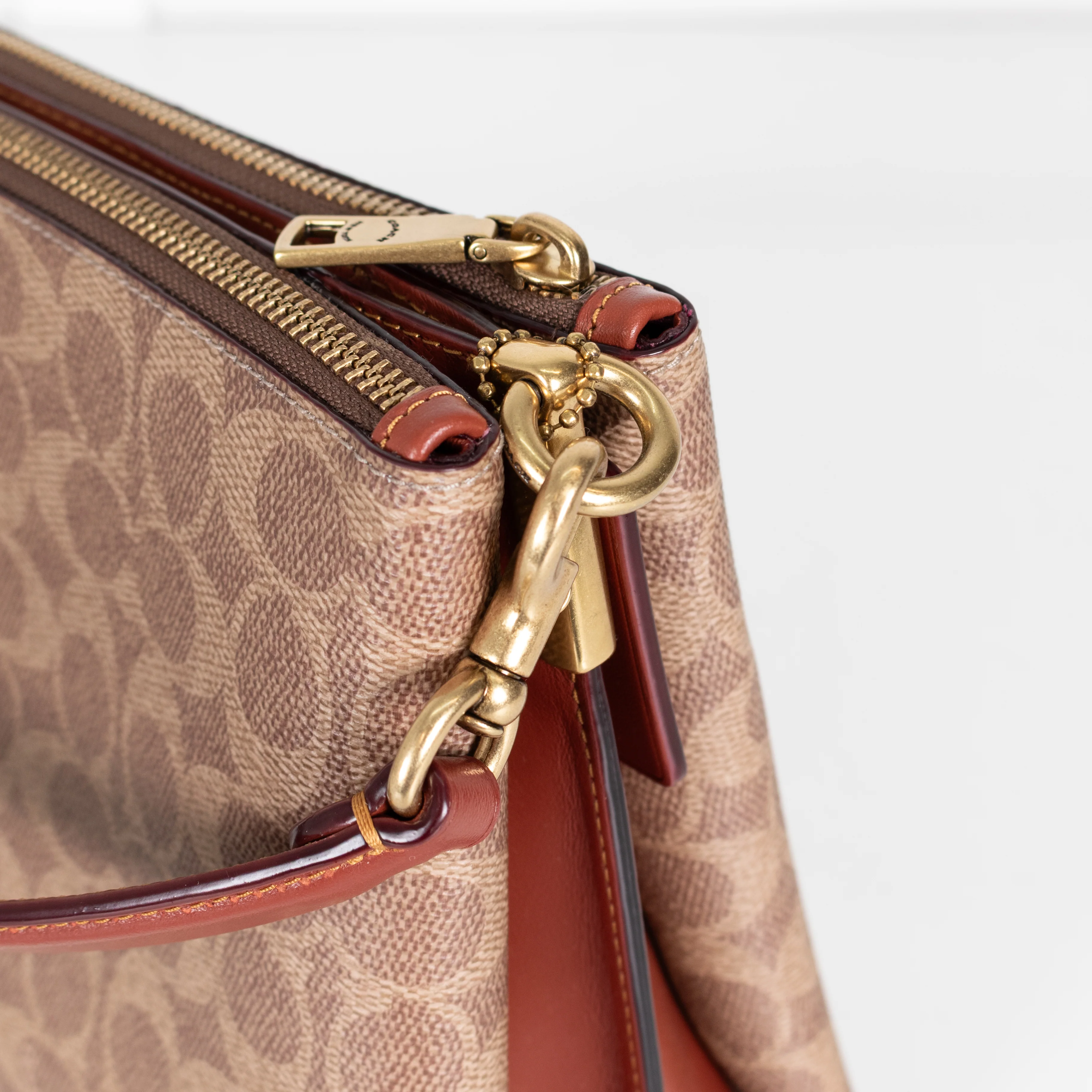 Coach Shay Shoulder Bag Signature Canvas - Image 7
