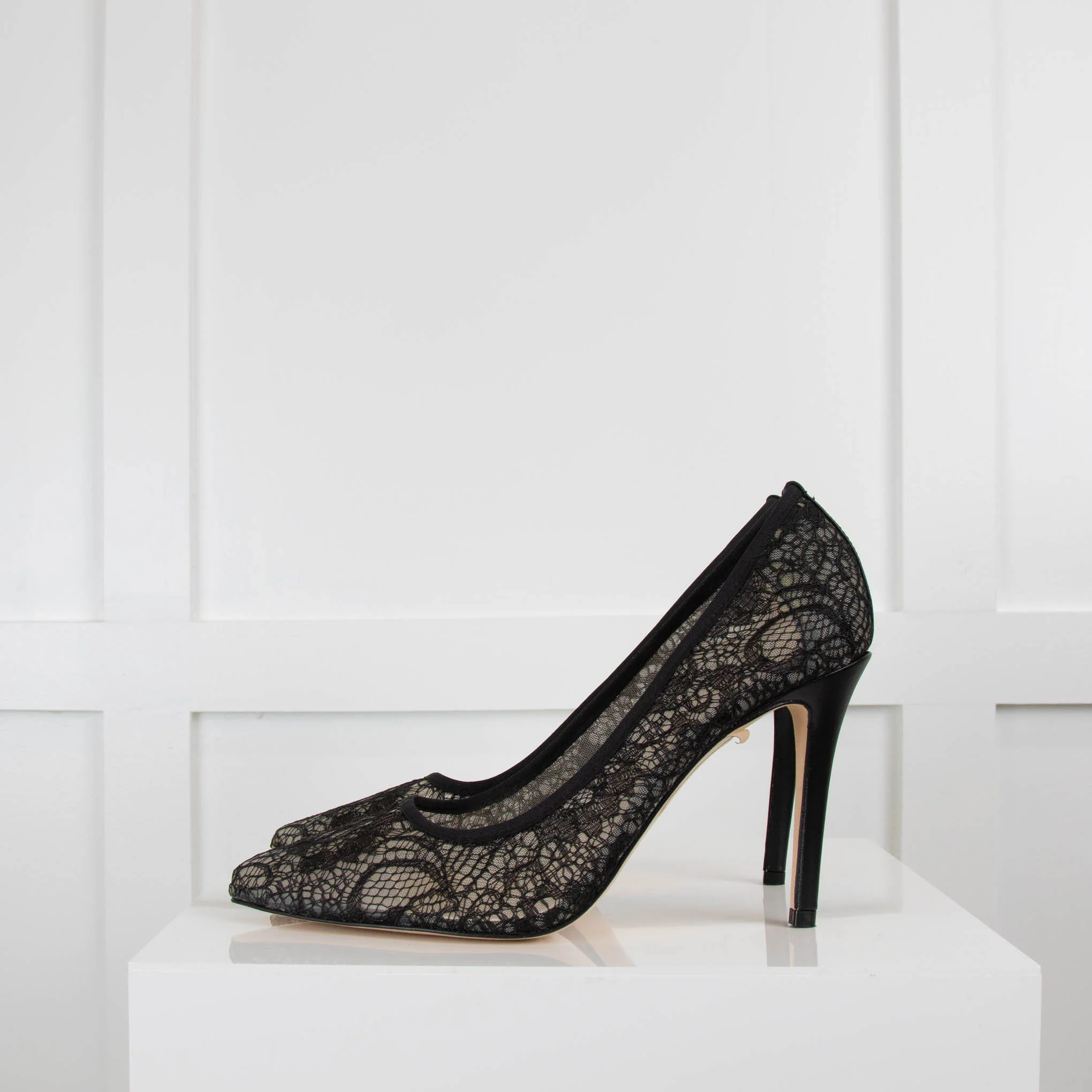 Daniele Ancarani Black Lace Court Shoe - Image 3